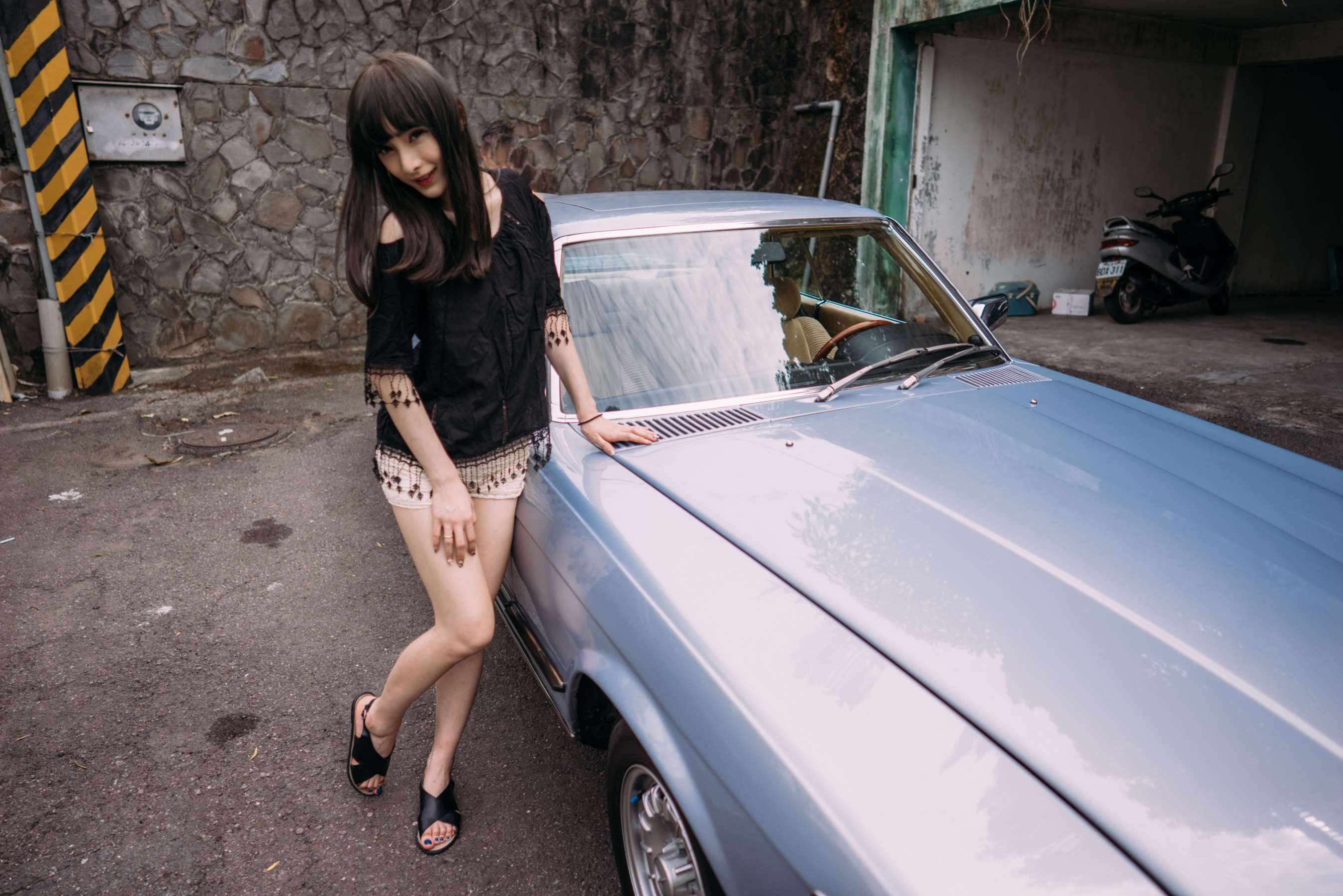 《小姐姐豪车の嫩足》作品图