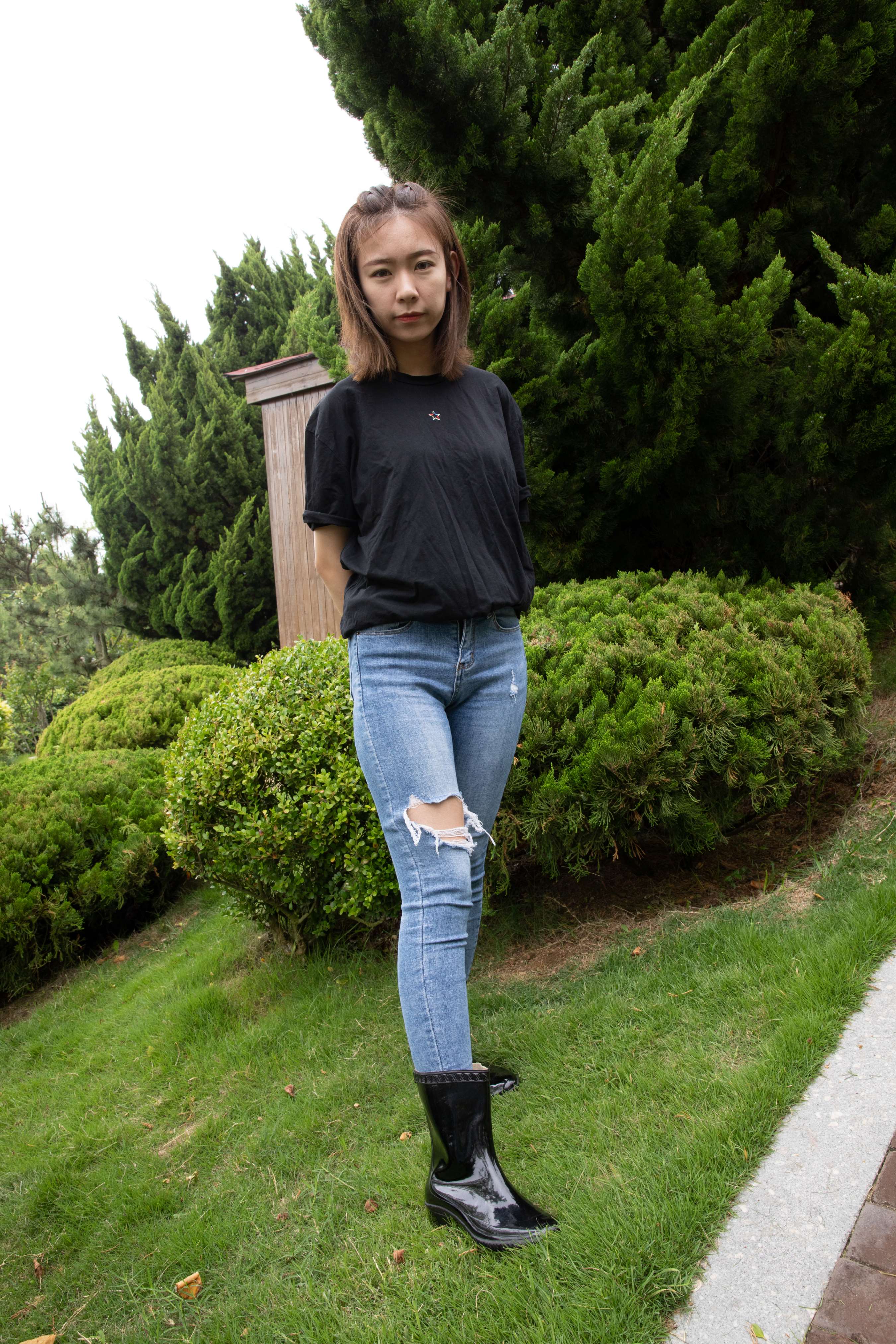 《小姐姐雨靴の棉袜脚》作品图