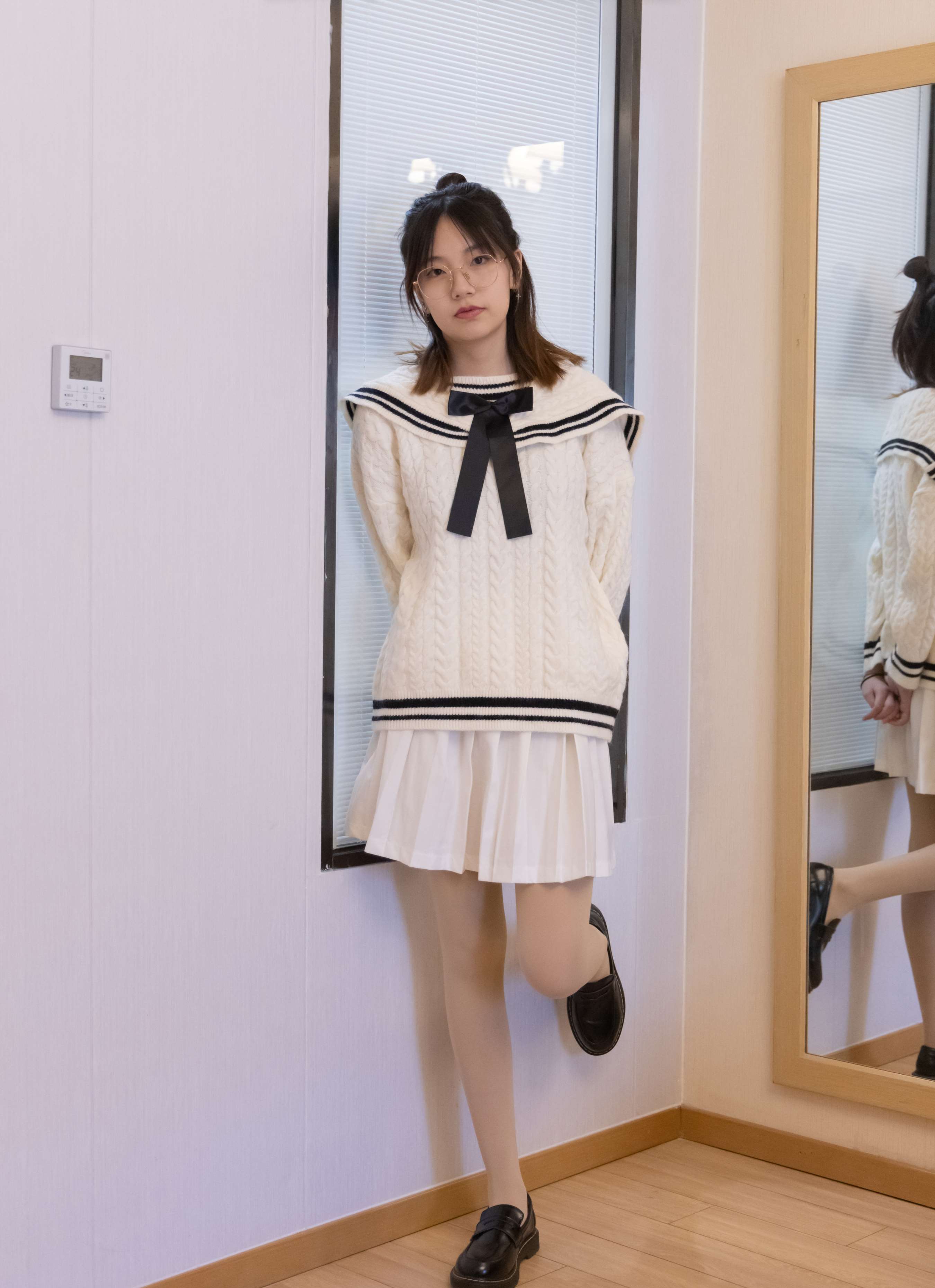 《小甜豆-黑皮鞋の厚肉丝》作品图