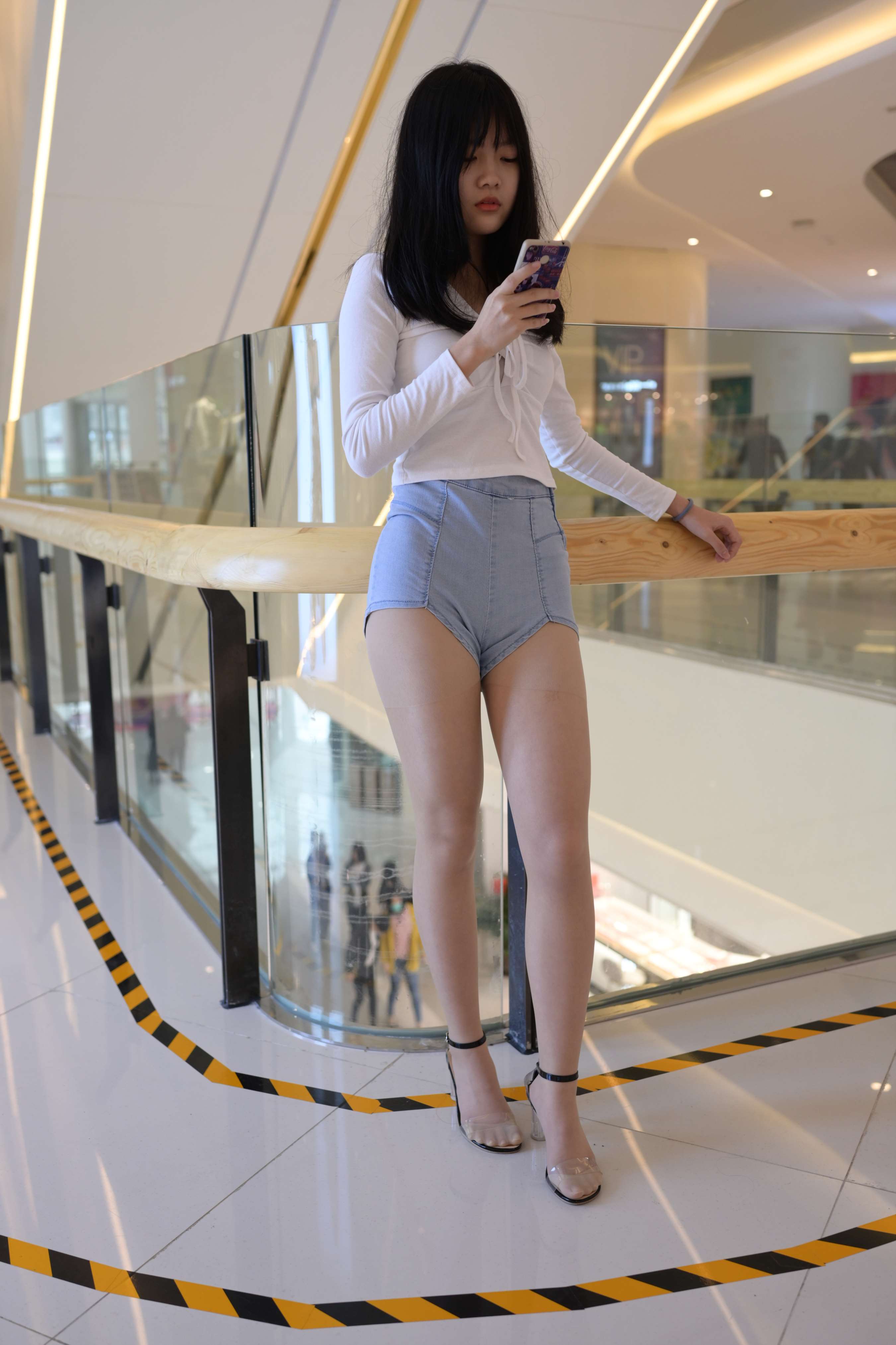 《热裤的小默默》作品图