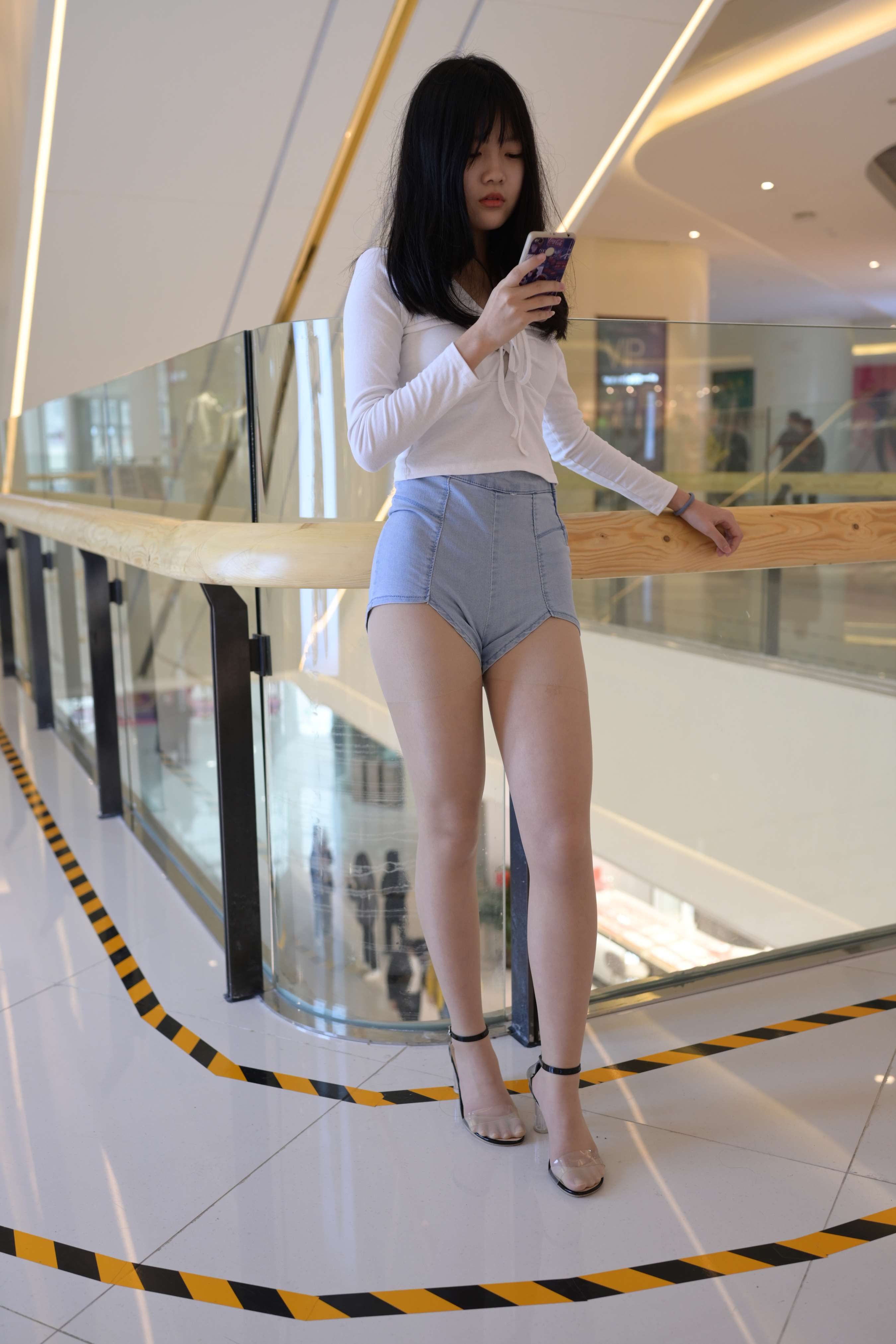 《热裤的小默默》作品图