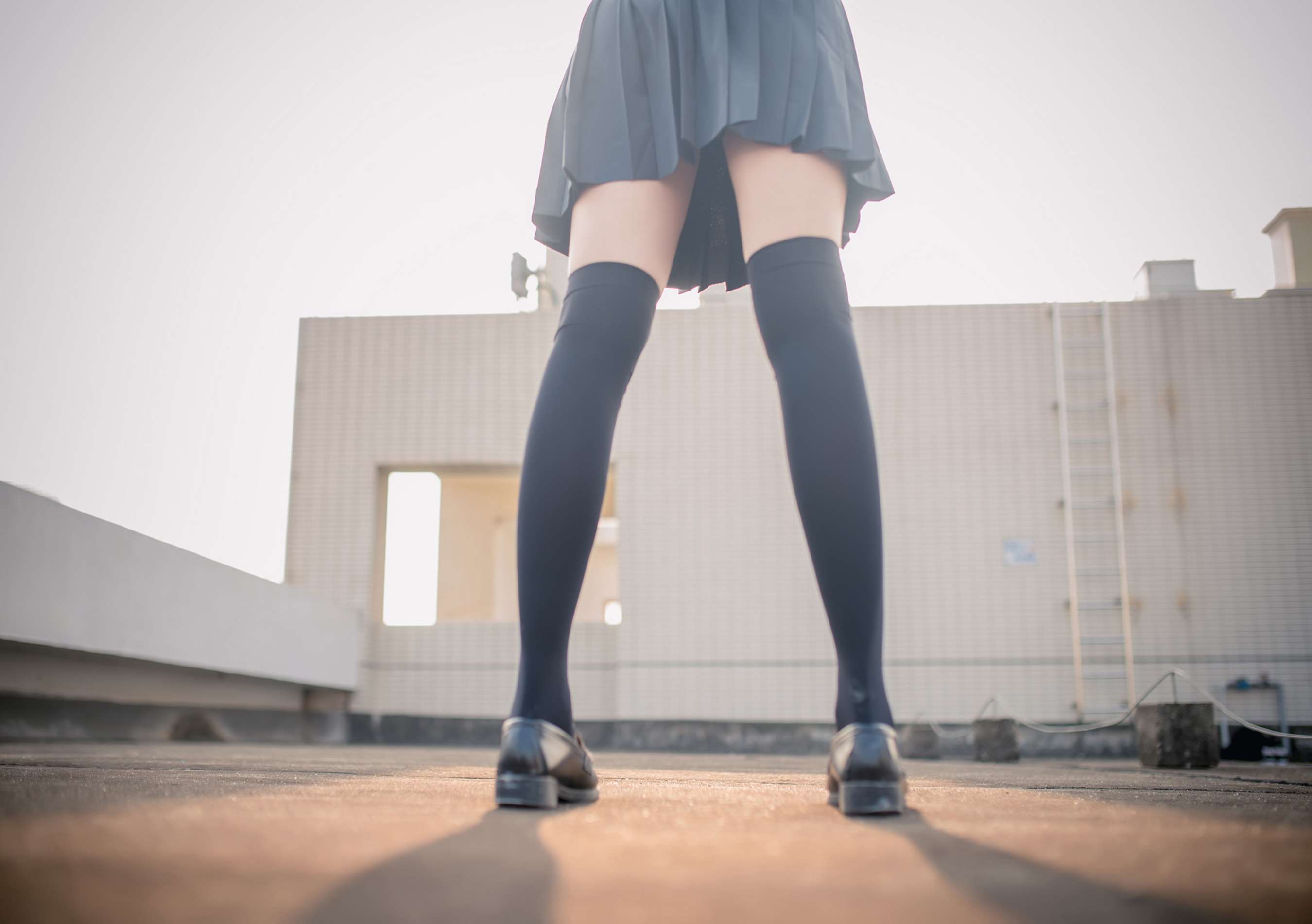 《超短制服の黑丝足》作品图