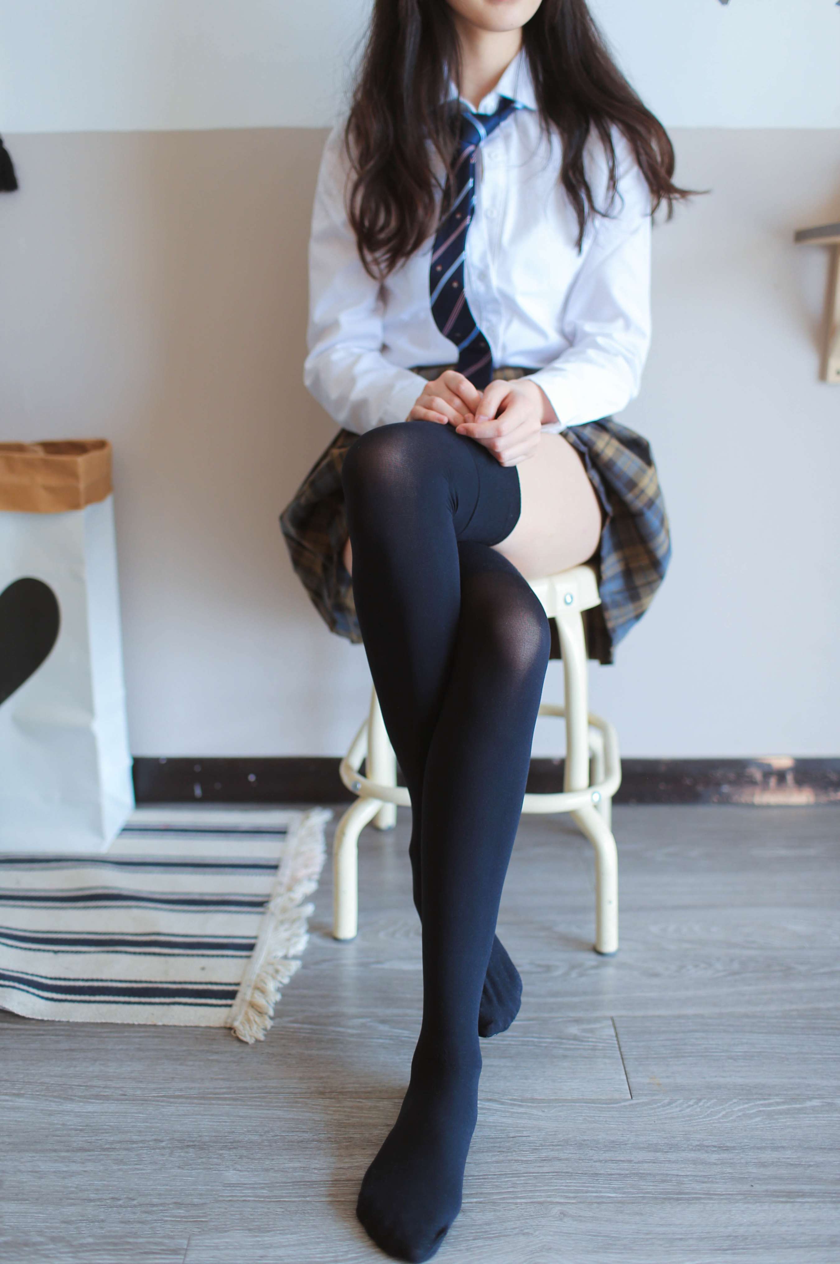 《JK百褶裙配黑丝》作品图