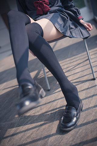少女超短制服の黑丝足