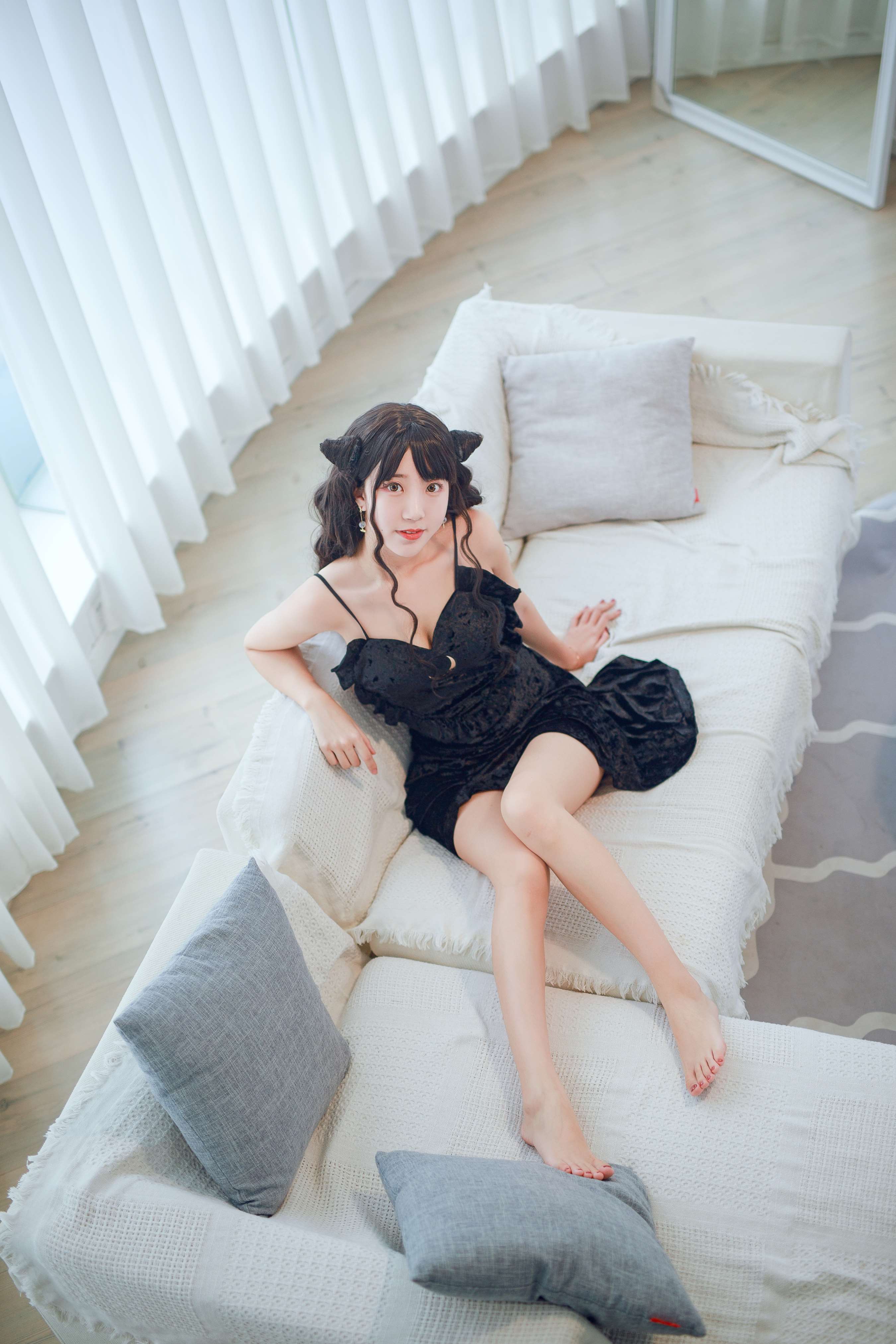 《小恶魔黑裙子》作品图