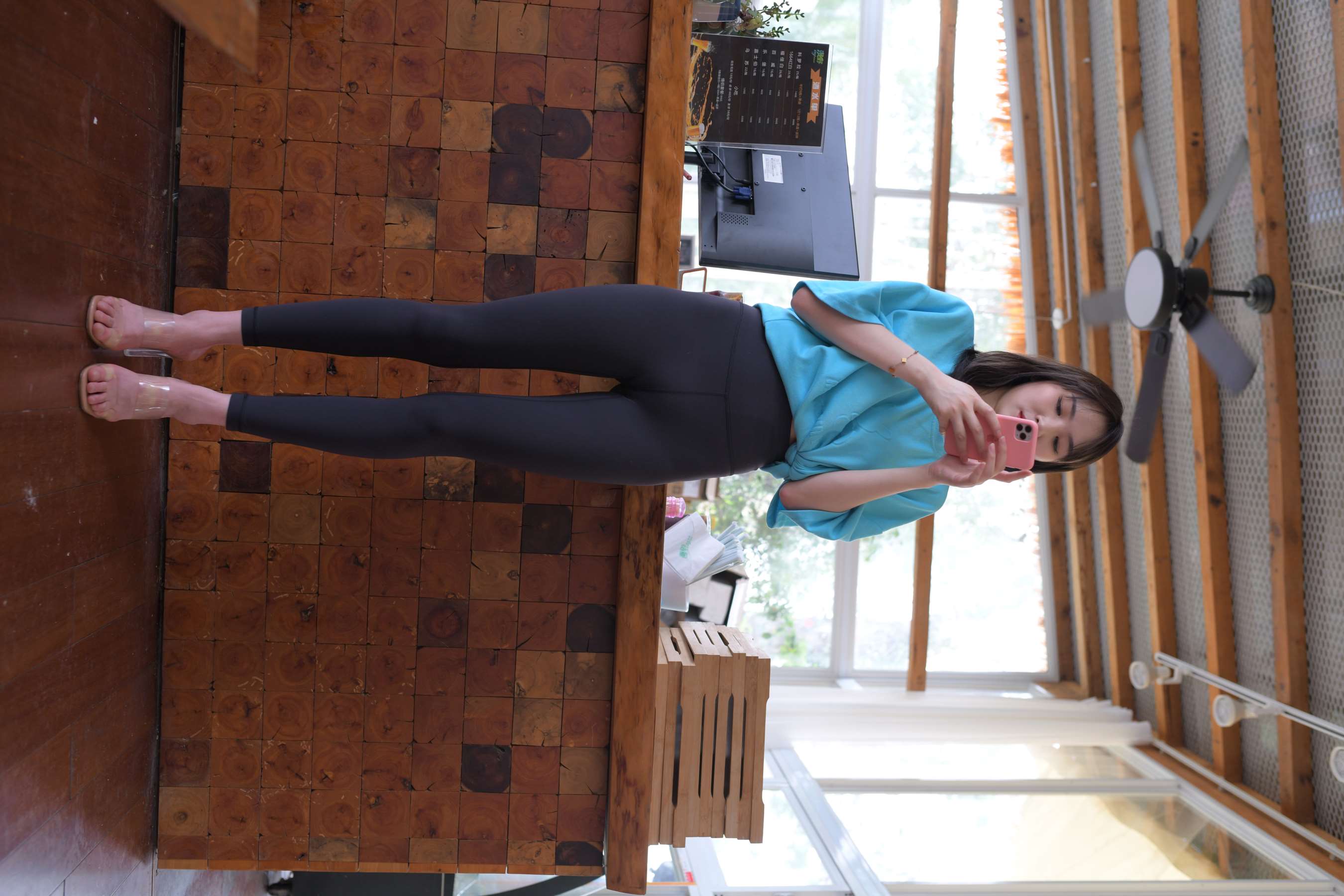 《蓝色的蔷薇》作品图