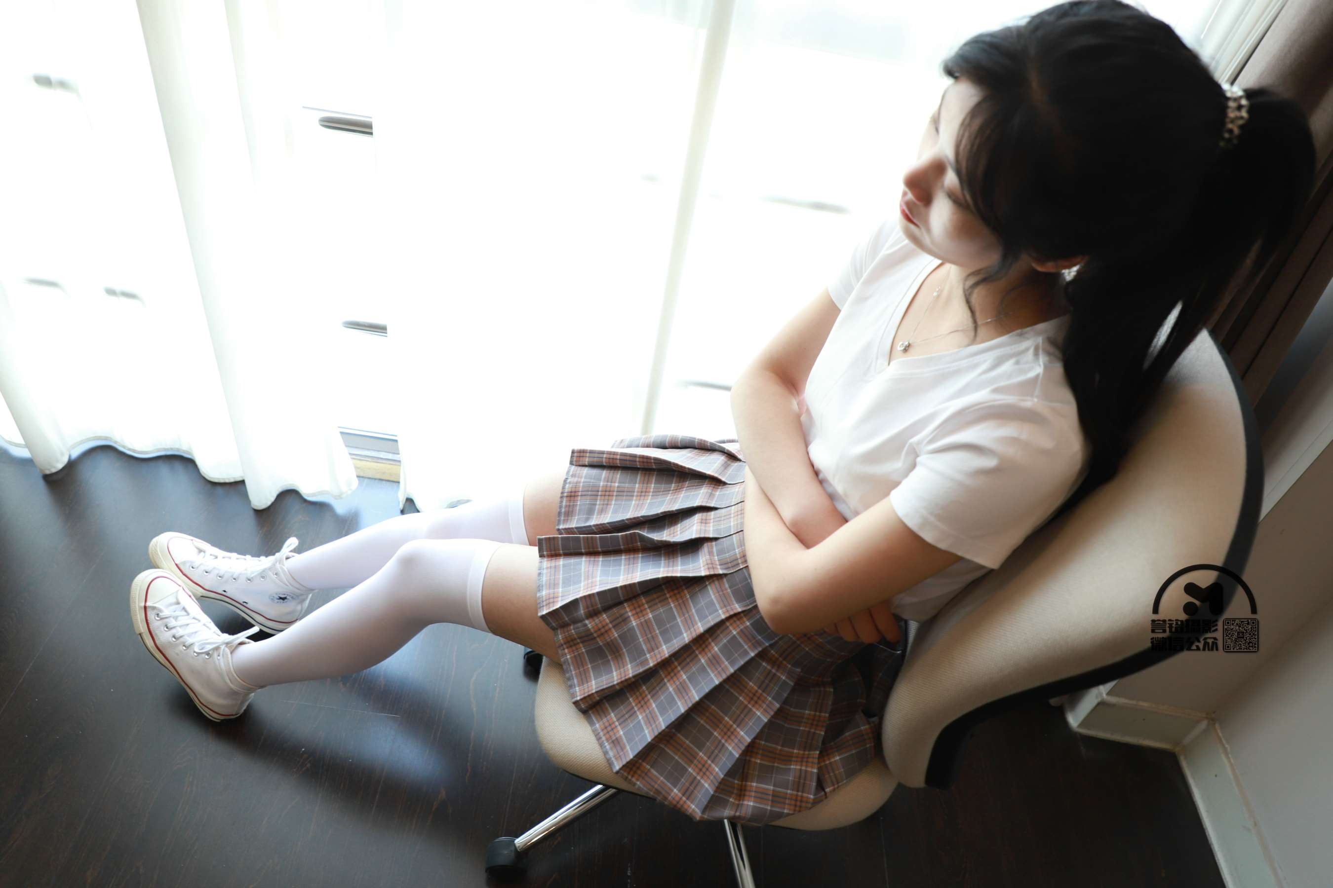 《[寄卖]誉铭传媒《帆布鞋の白丝脚》》作品图