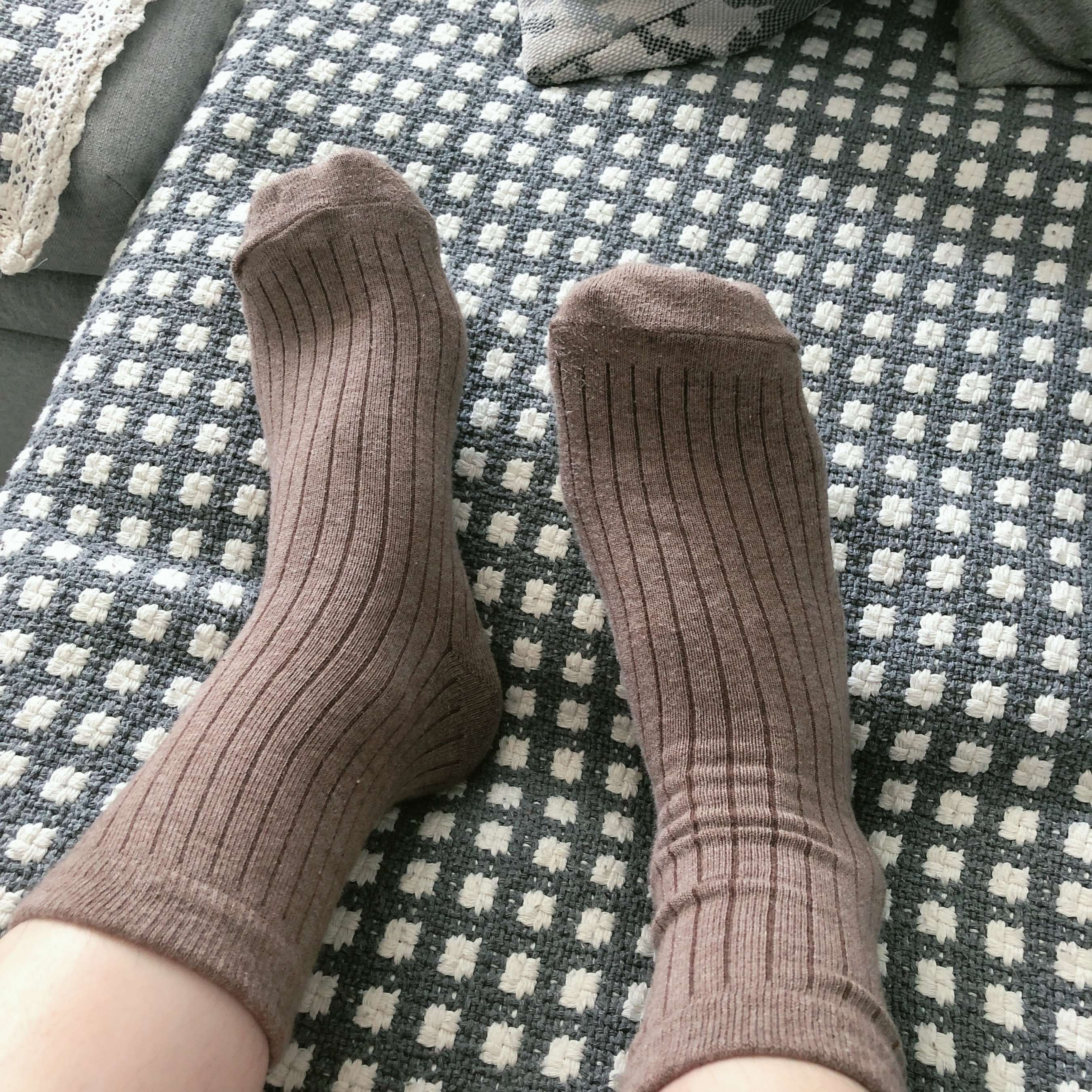 《少女热裤の棉袜脚》作品图