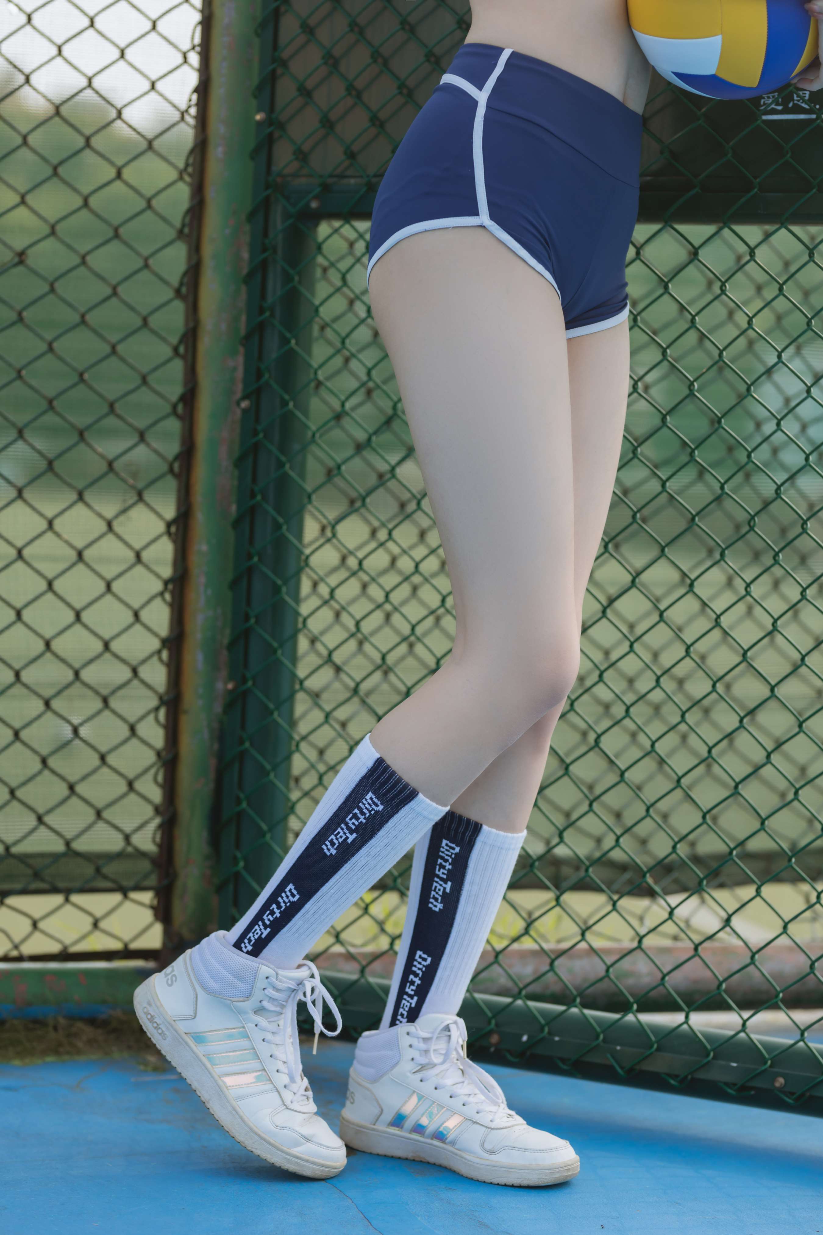 《夏日运动服》作品图