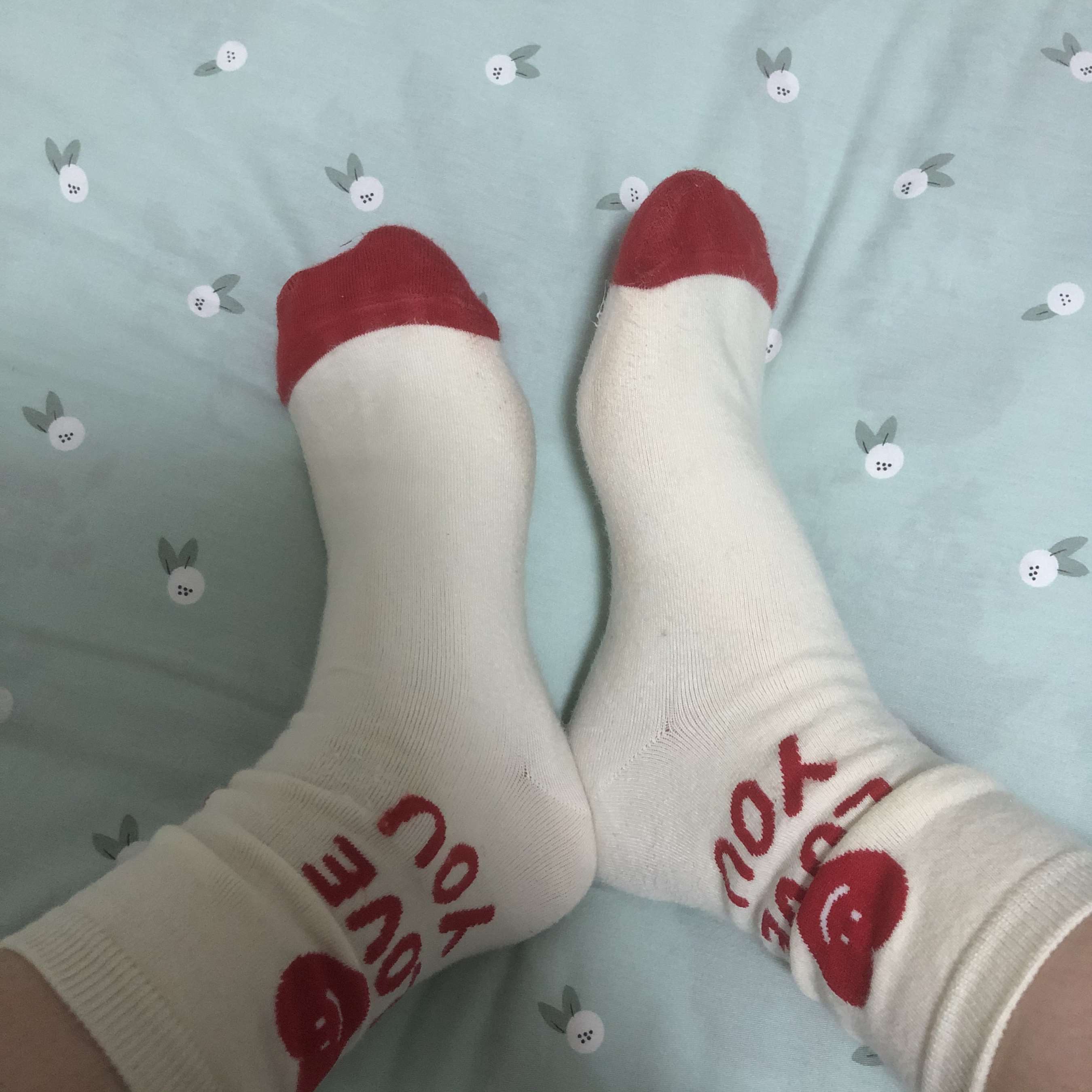 《少女帆布鞋の棉袜脚》作品图