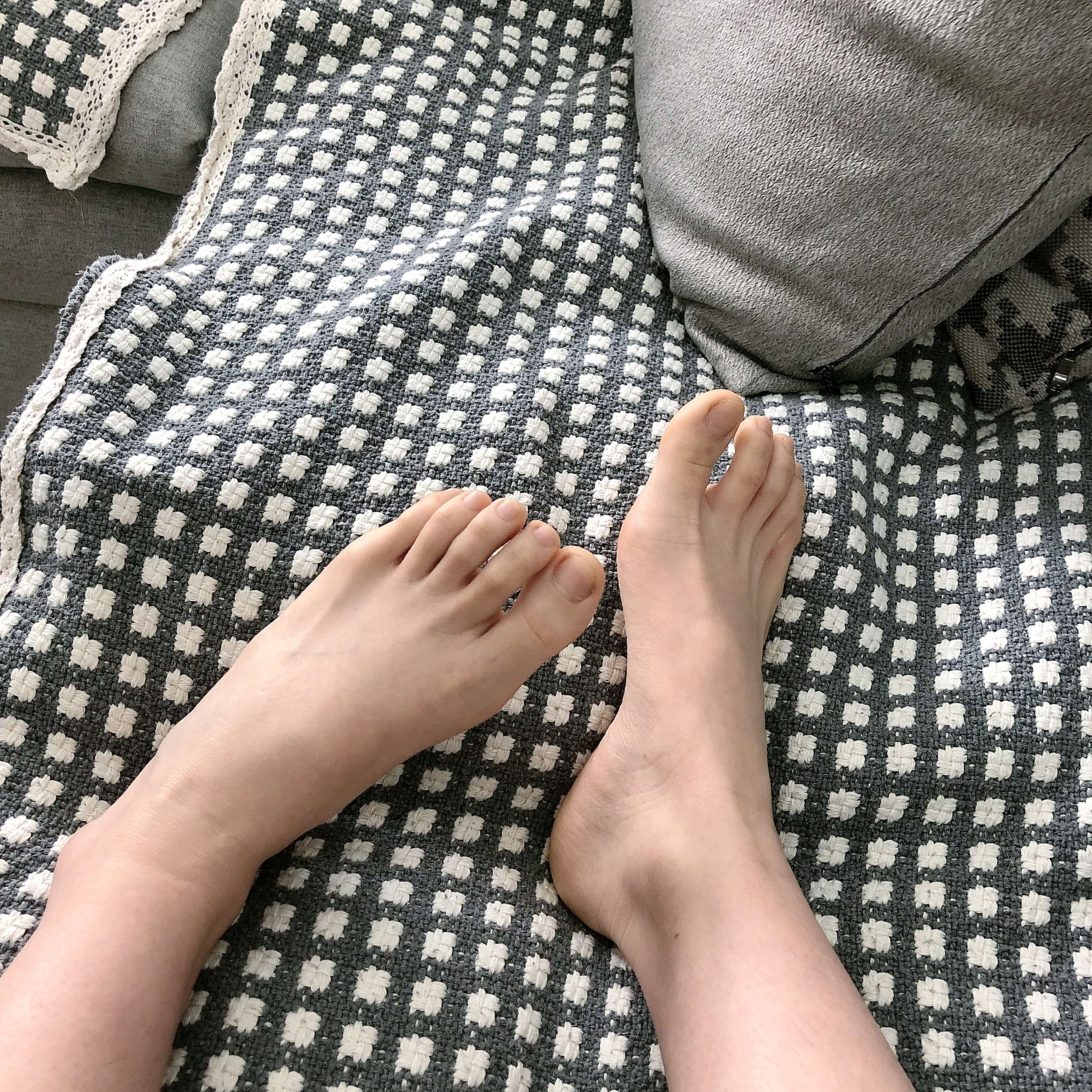 《少女JK制服の棉袜脚》作品图