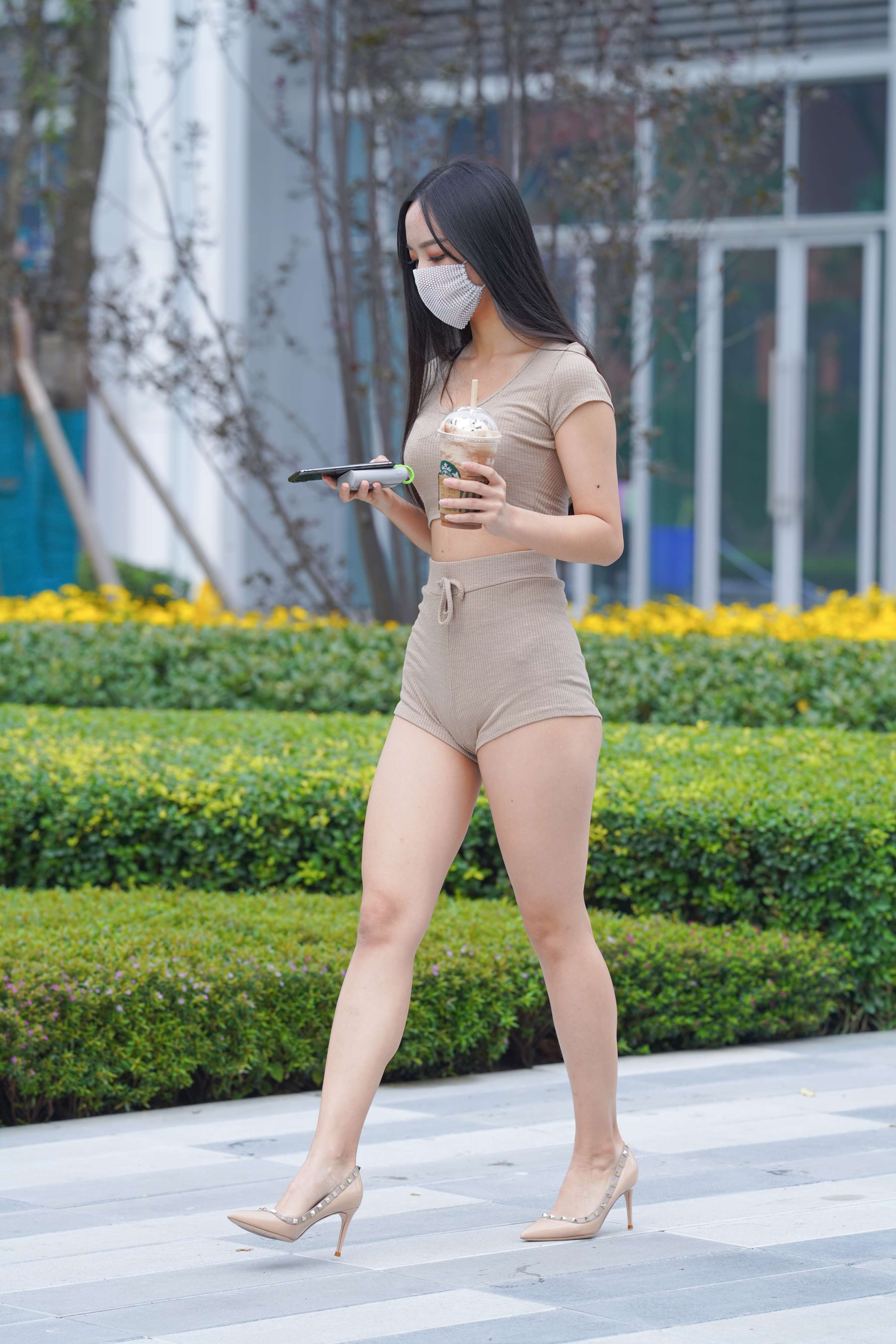 《妮妮的下午茶时光》作品图