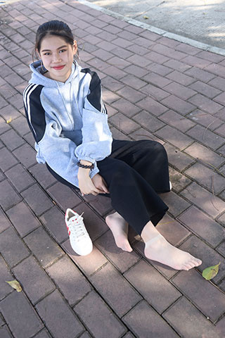 苏瑶少女 檐上落下的星