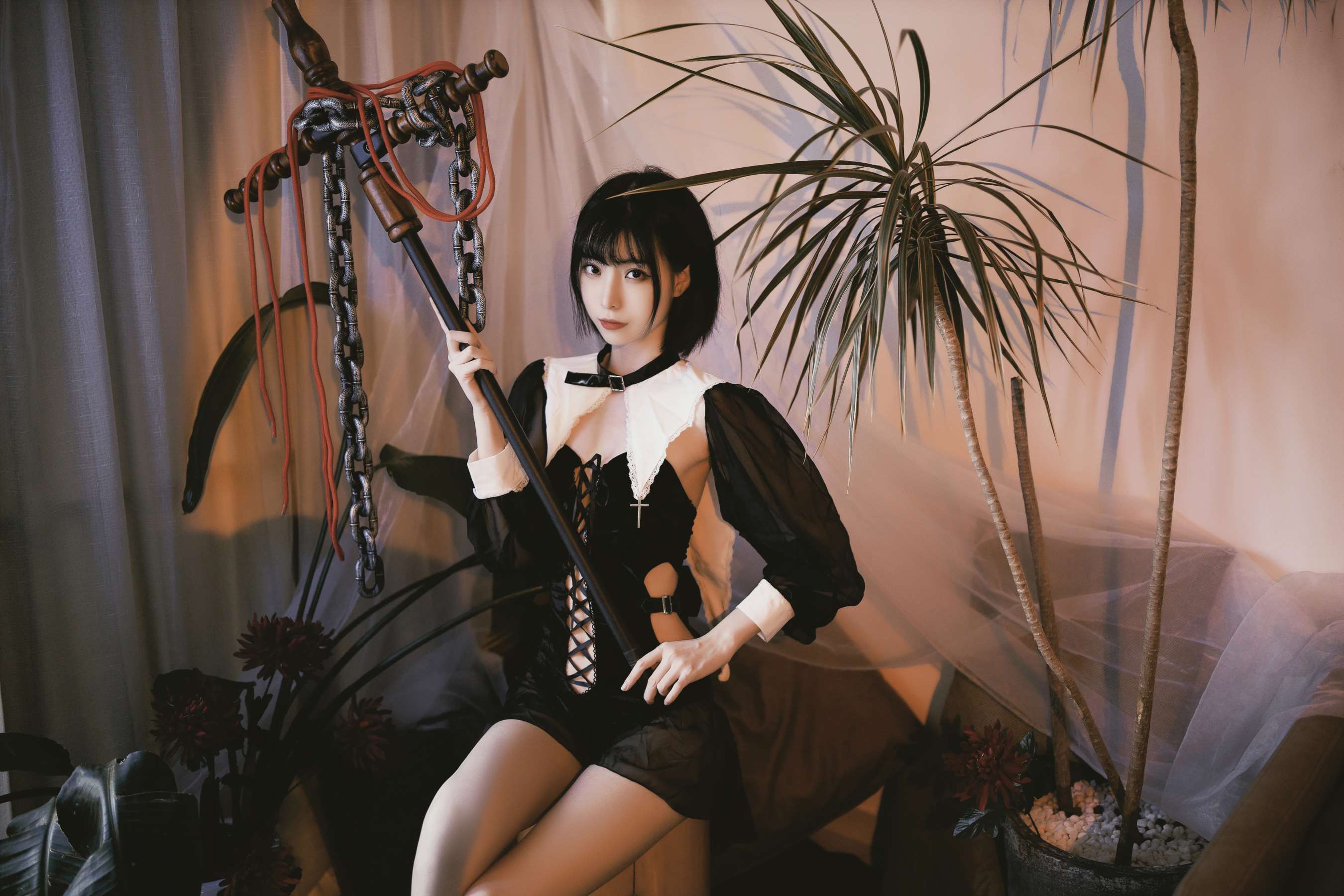 《修女创作 红与黑》作品图