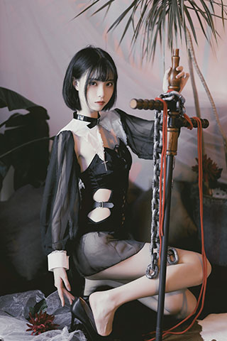 修女创作 红与黑