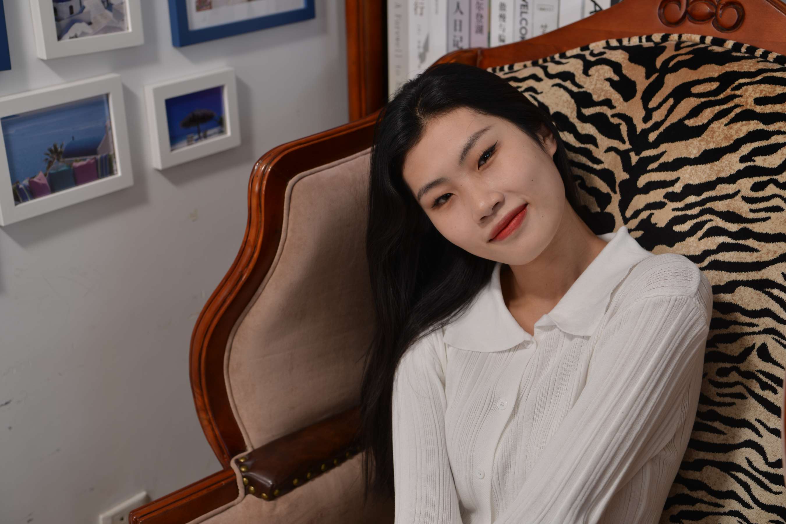 《苏溪的性感的40码肉丝大脚丫》作品图