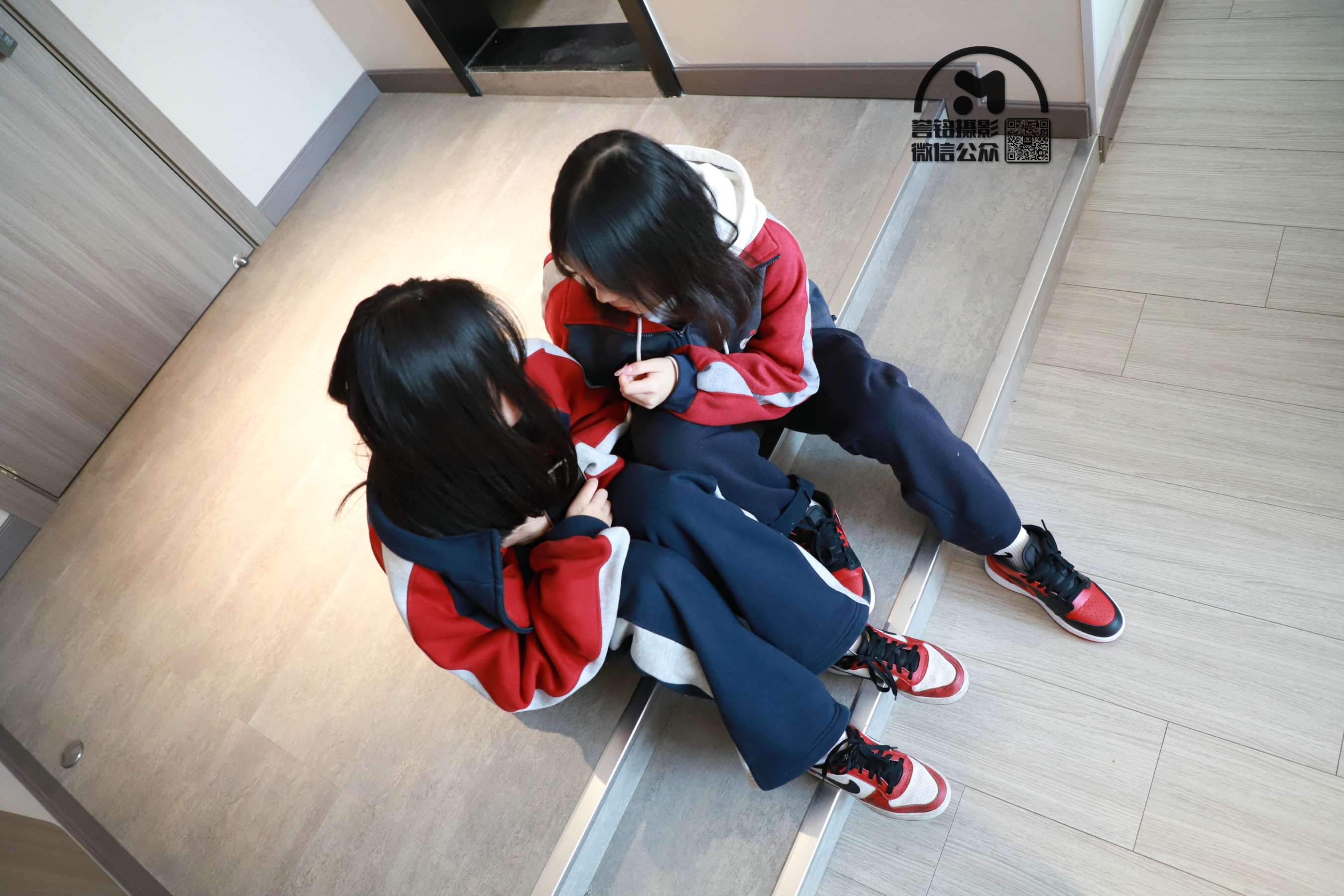 《[寄卖]誉铭传媒《校服姐妹花的棉袜脚》》作品图