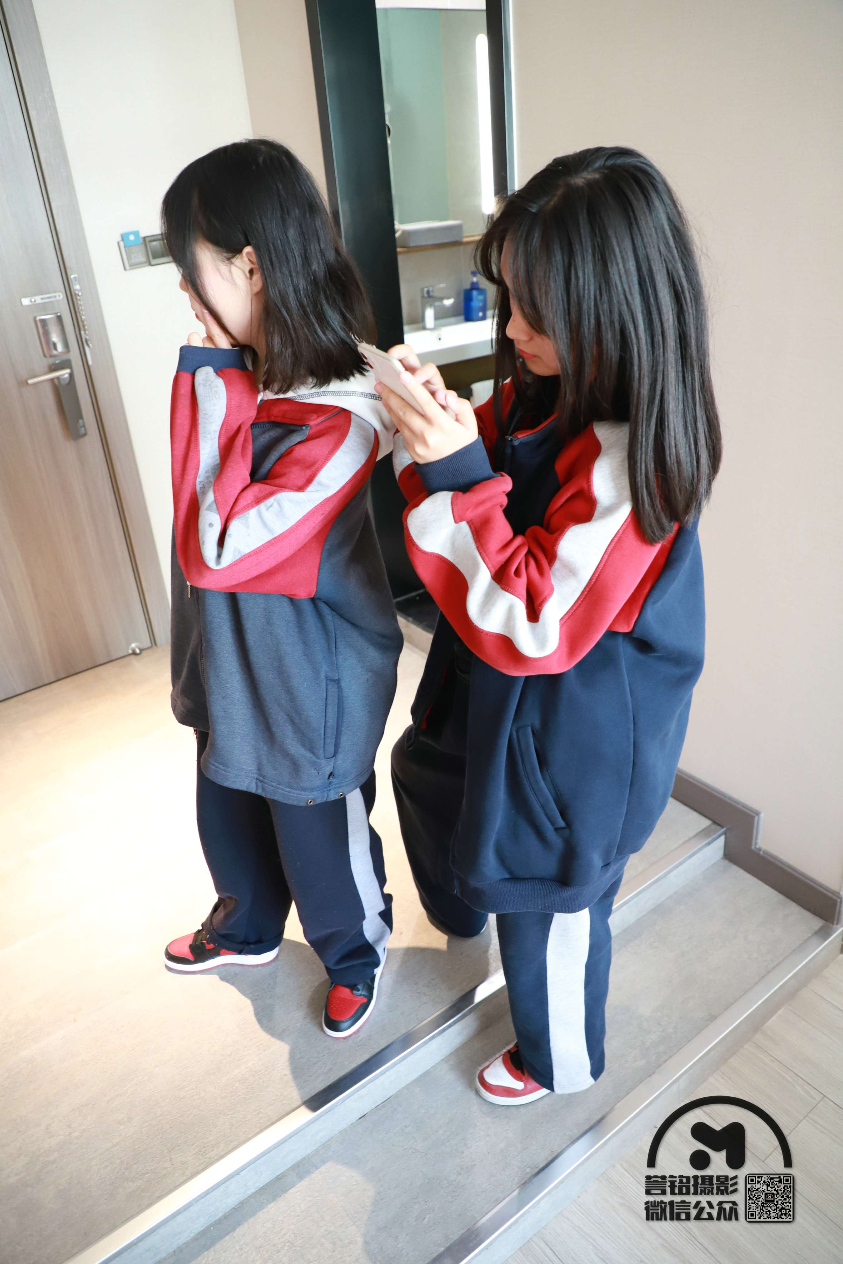 《[寄卖]誉铭传媒《校服姐妹花的棉袜脚》》作品图