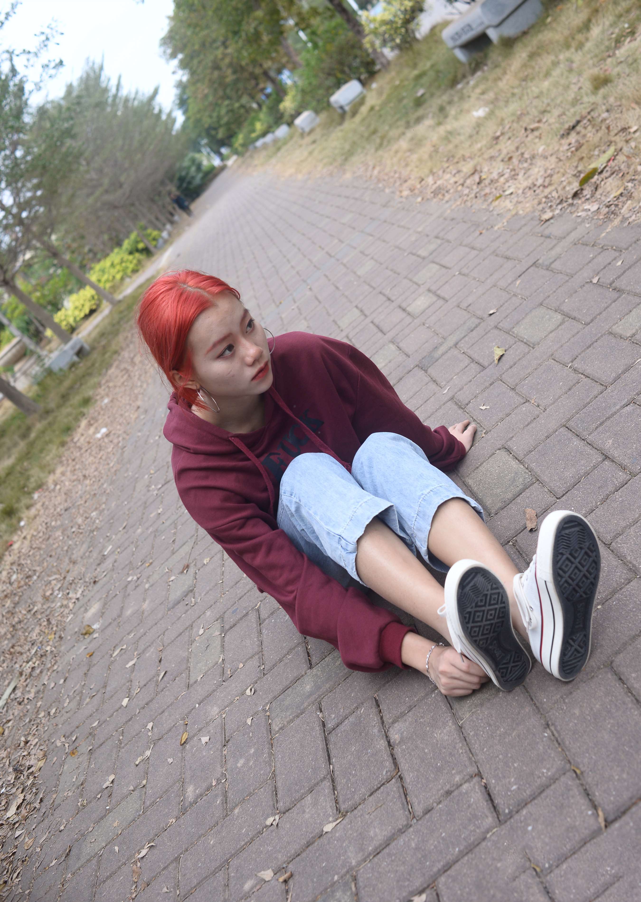 《彤彤 尘埃里的花朵》作品图