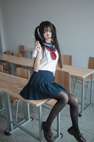 JK黑丝短裙制服
