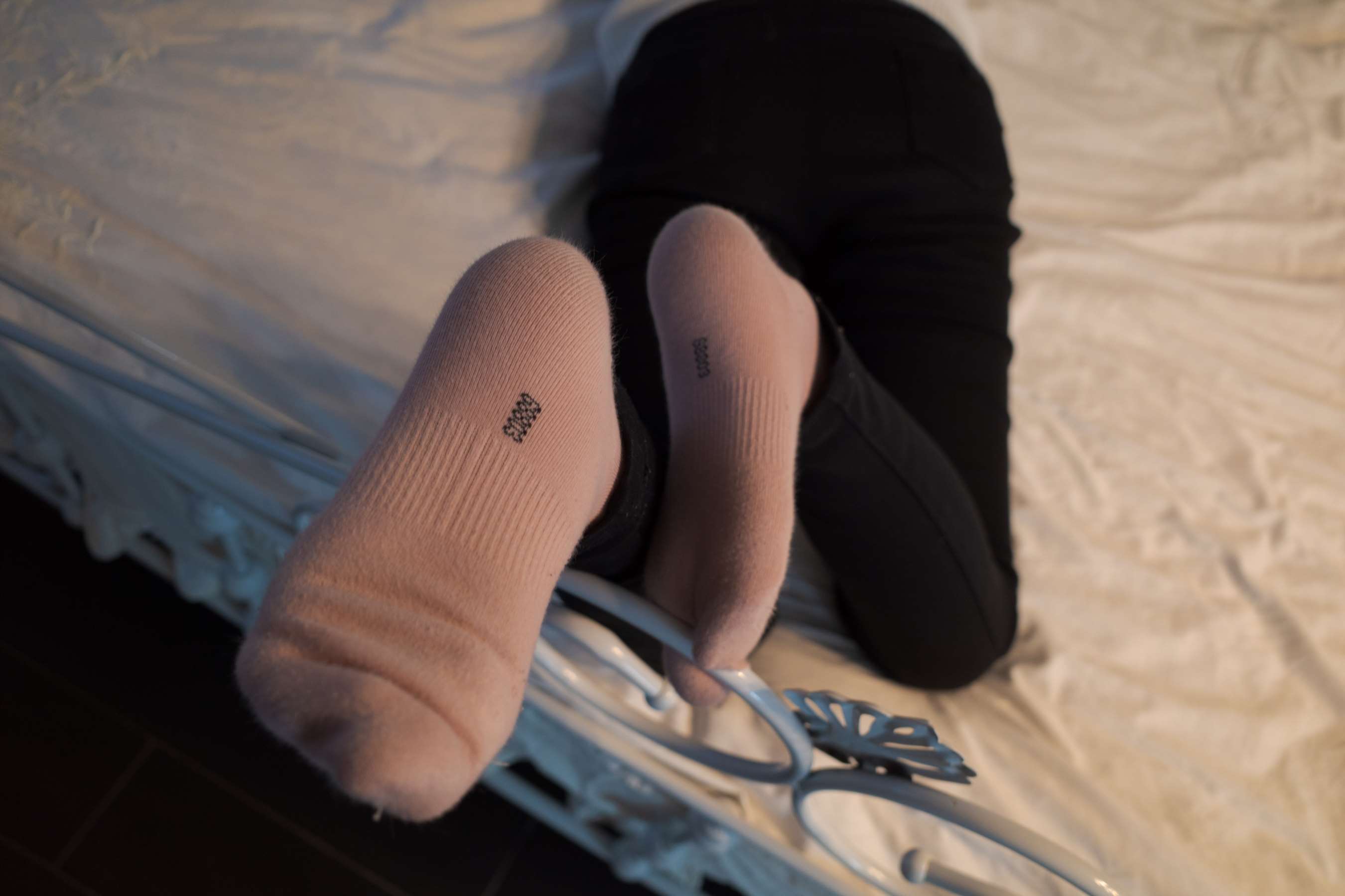 《毛衣の灰丝脚》作品图