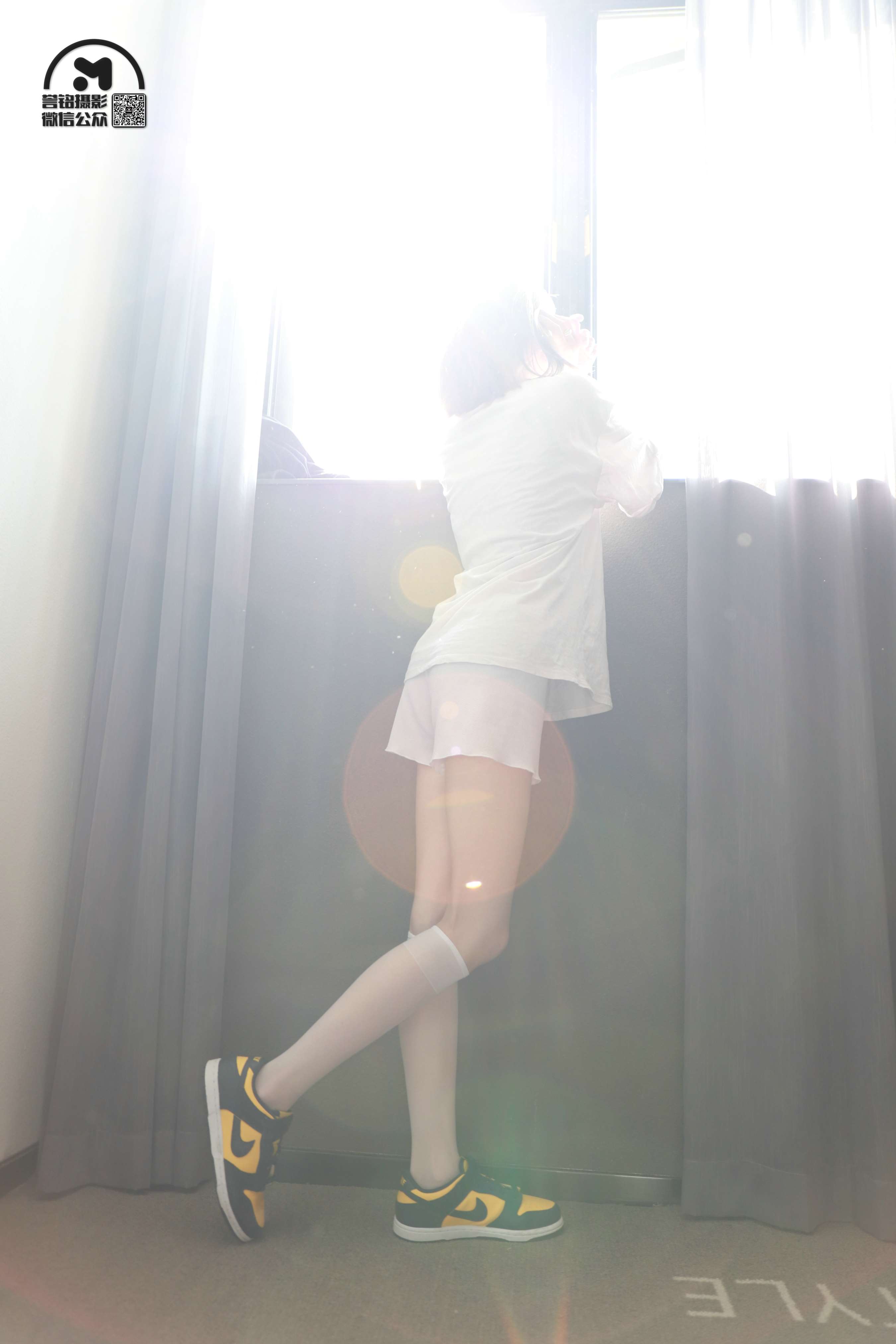 《[寄卖]誉铭摄影《少女板鞋の丝袜脚》》作品图