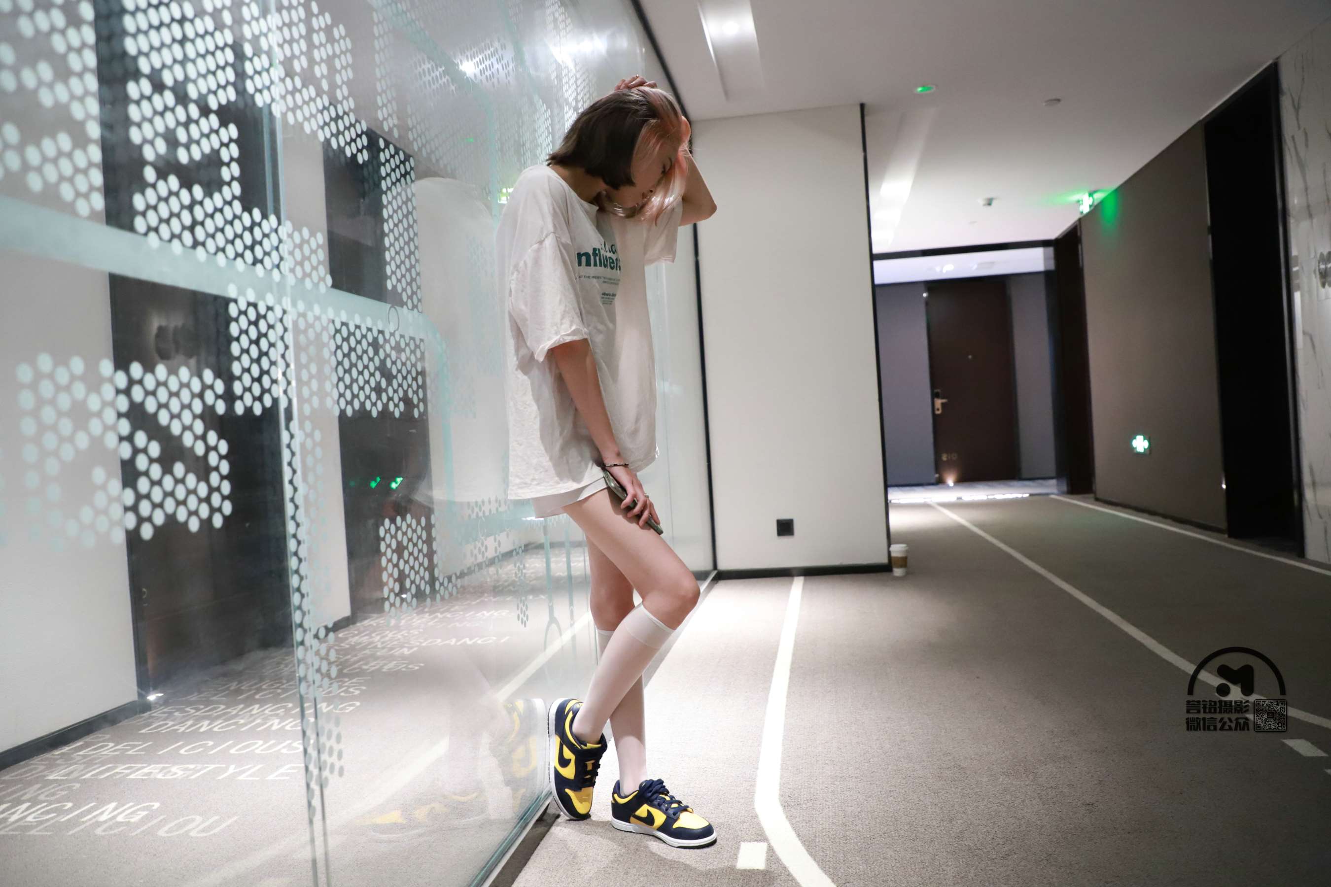 《[寄卖]誉铭摄影《少女板鞋の丝袜脚》》作品图