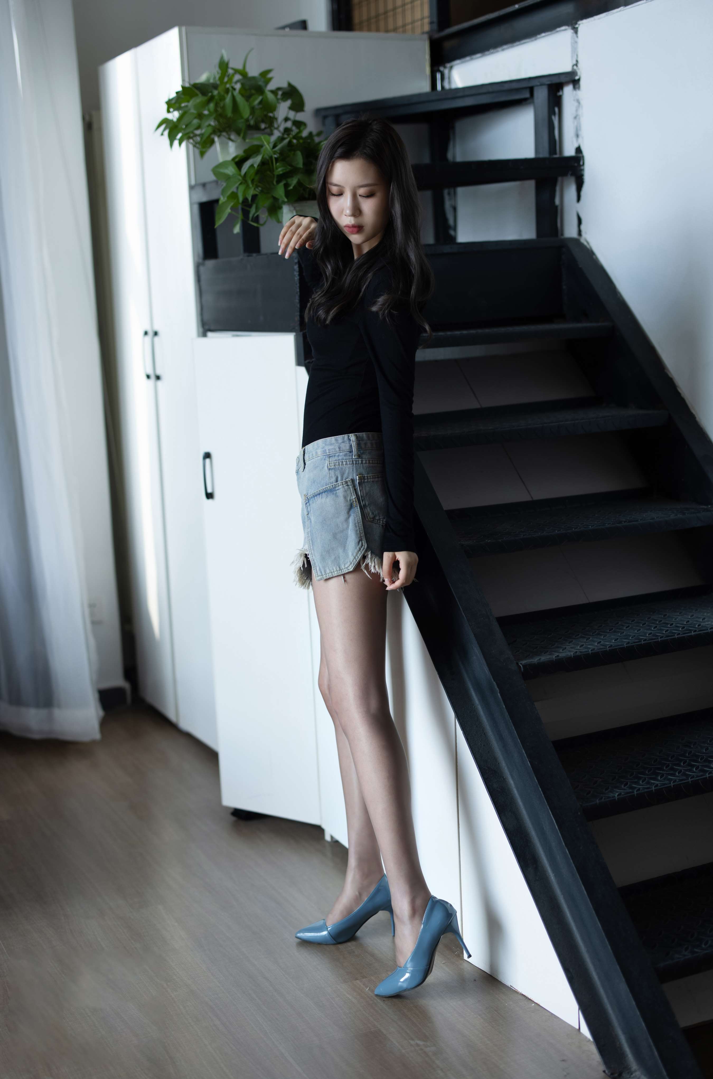 《姗姗肉丝高跟》作品图