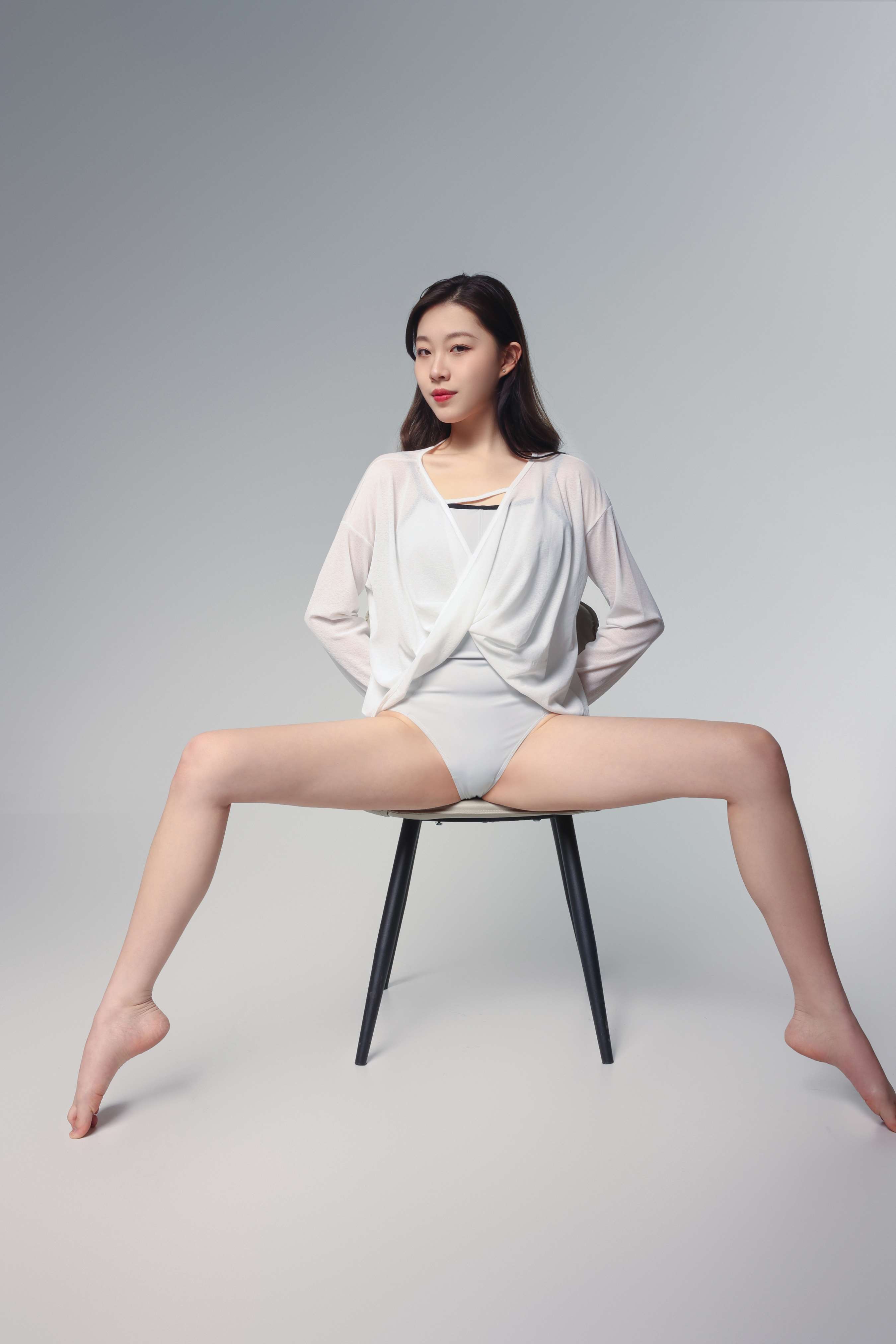 《舞蹈少女的嫩足》作品图