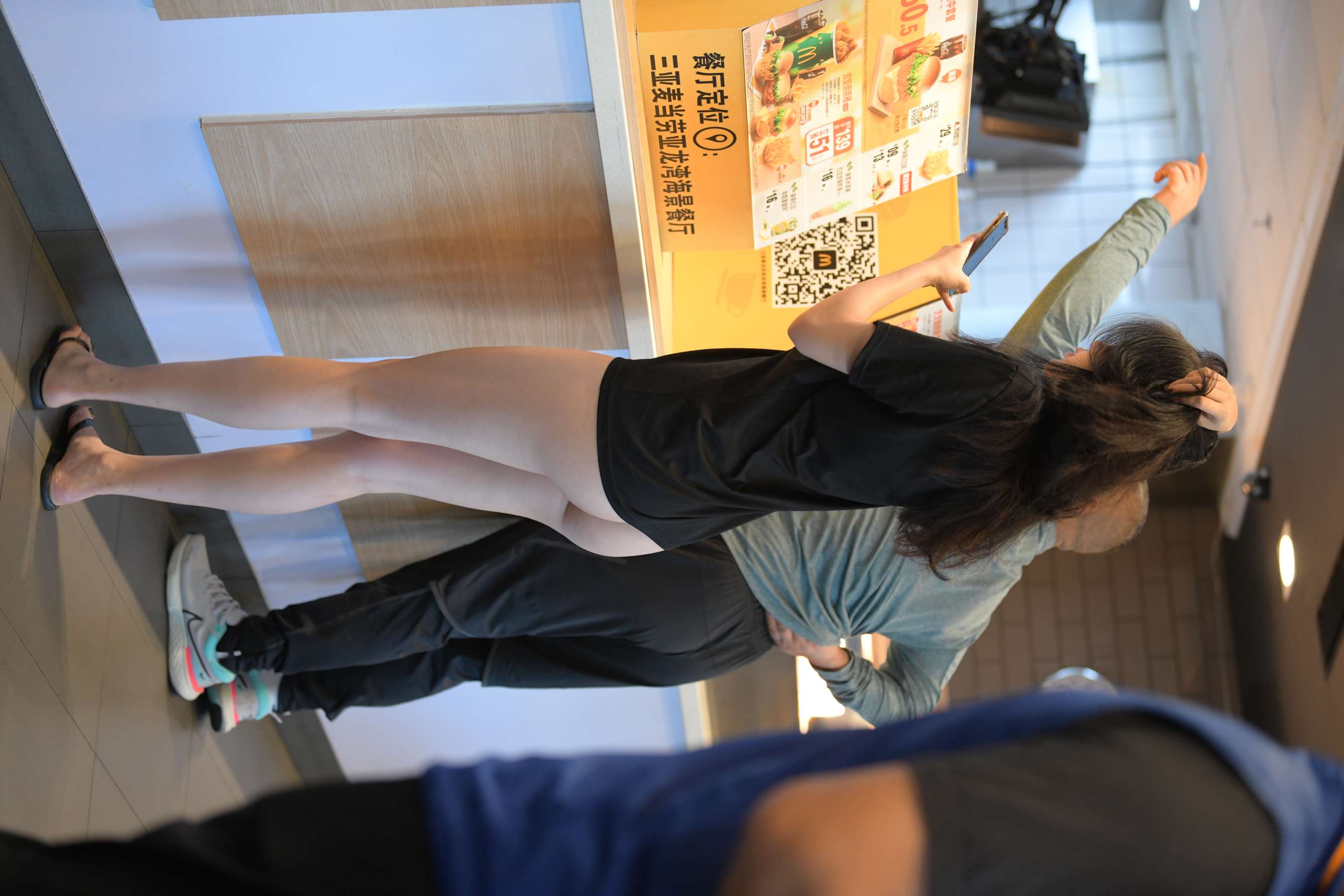 《泳装の人字拖嫩足（上）》作品图