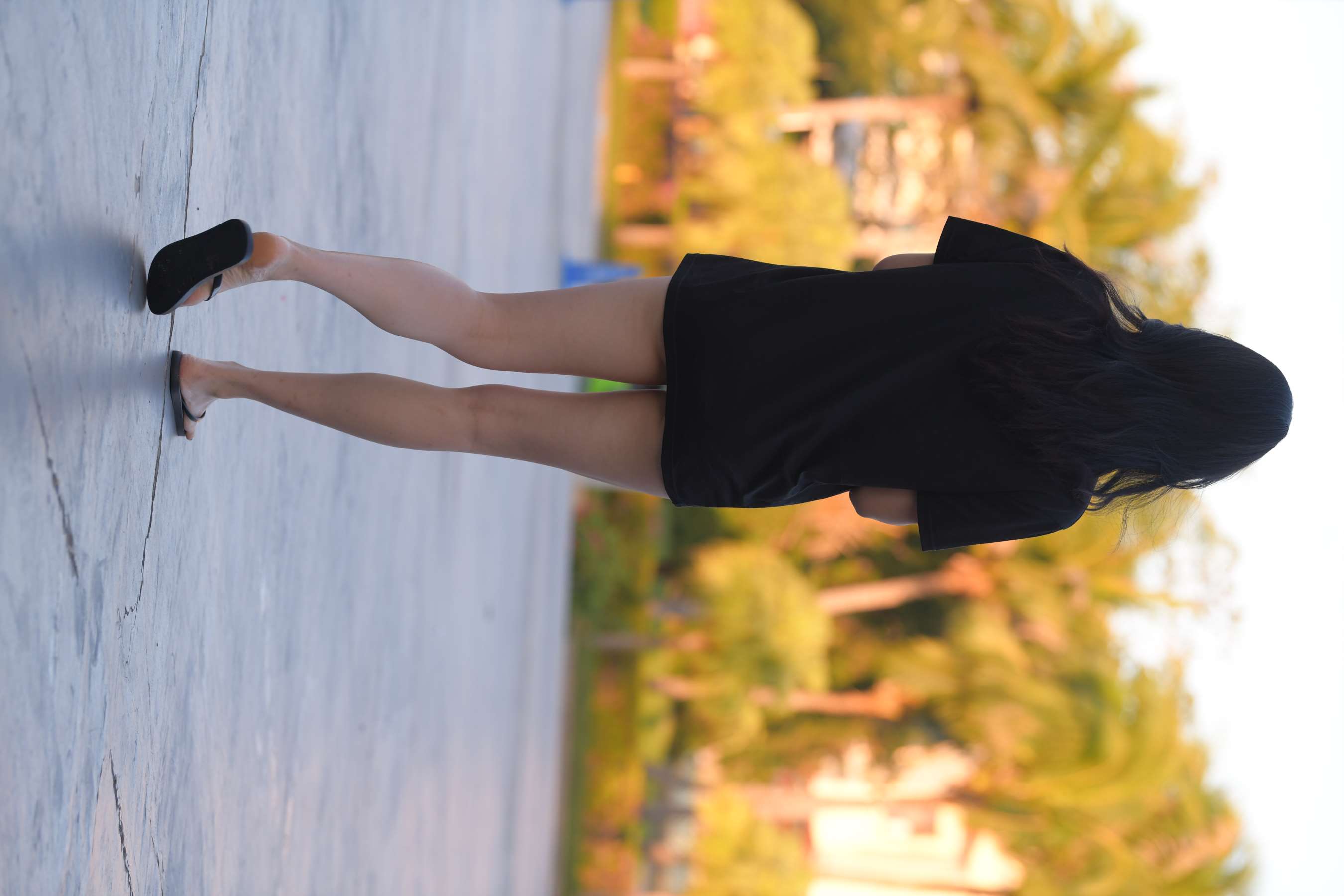 《泳装の人字拖嫩足（上）》作品图