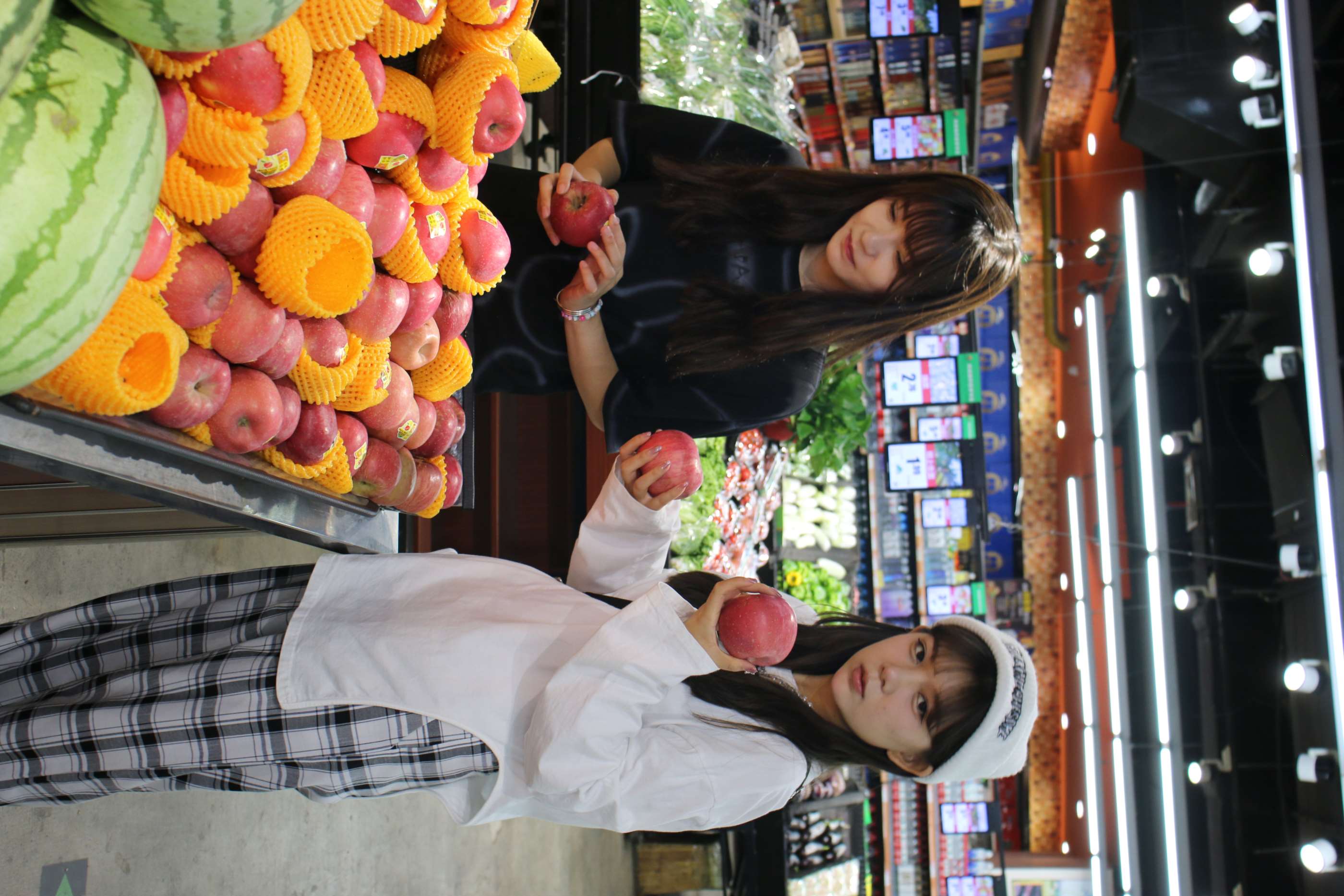 《商场双姝》作品图