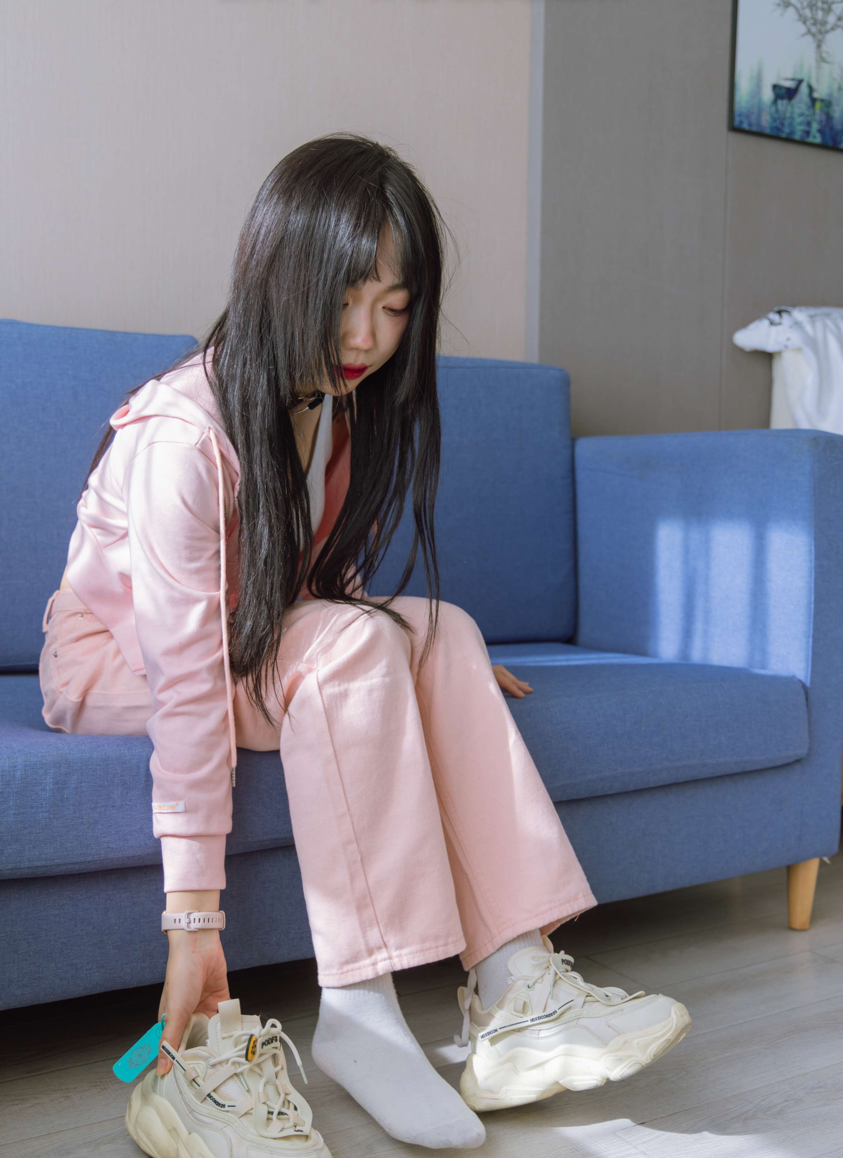 《周周运动鞋の白棉袜》作品图