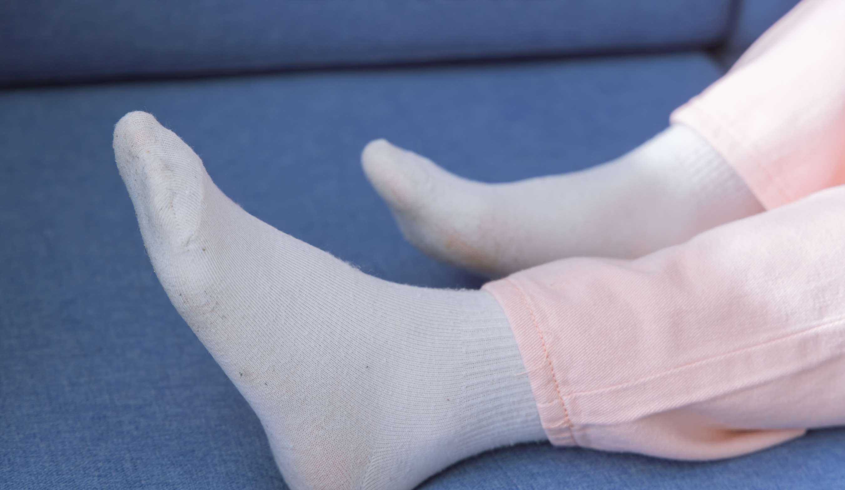 《周周运动鞋の白棉袜》作品图