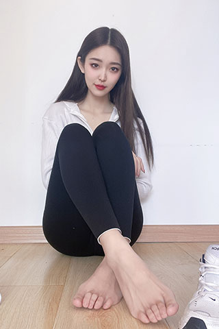 少女球鞋の白棉袜脚
