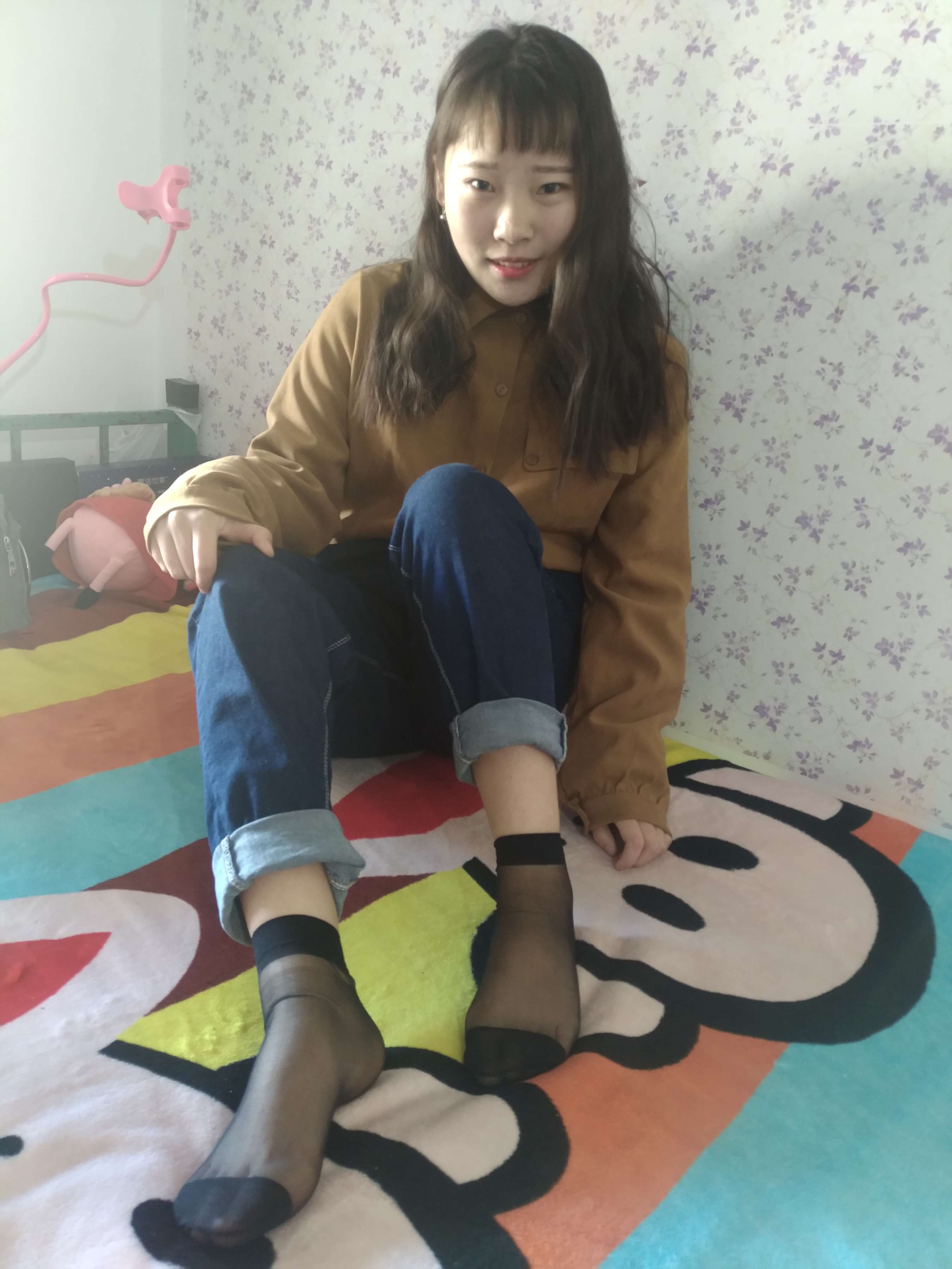 《缘缘短丝足》作品图