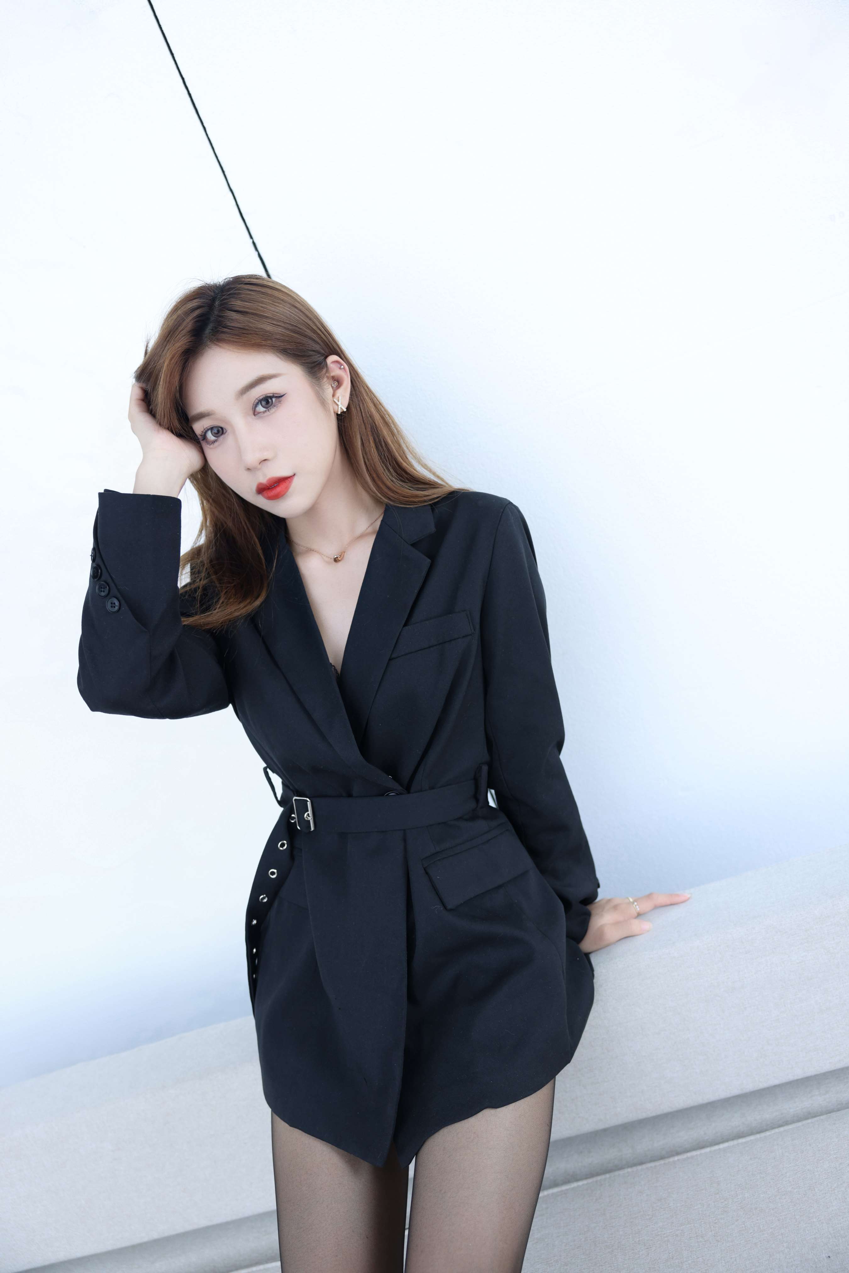 《琪琪高跟の黑丝足》作品图