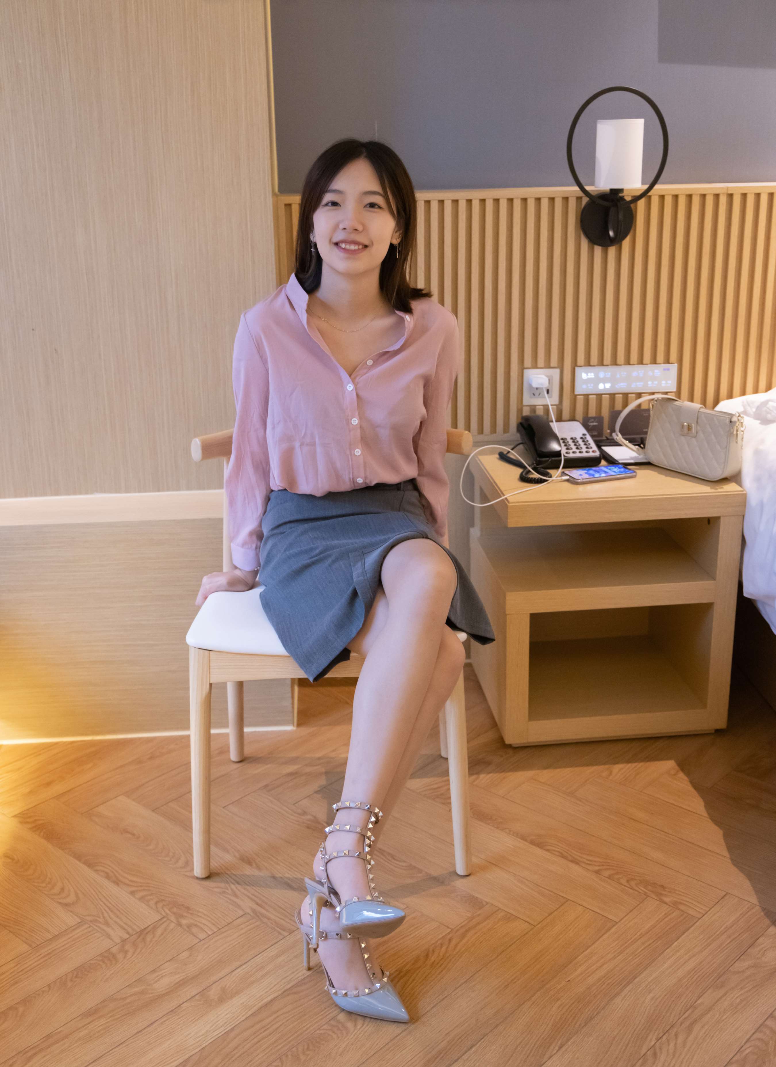 《小甜豆高跟凉鞋の肉丝足》作品图