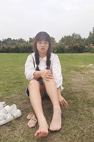 宝儿 – 披着情绪的花