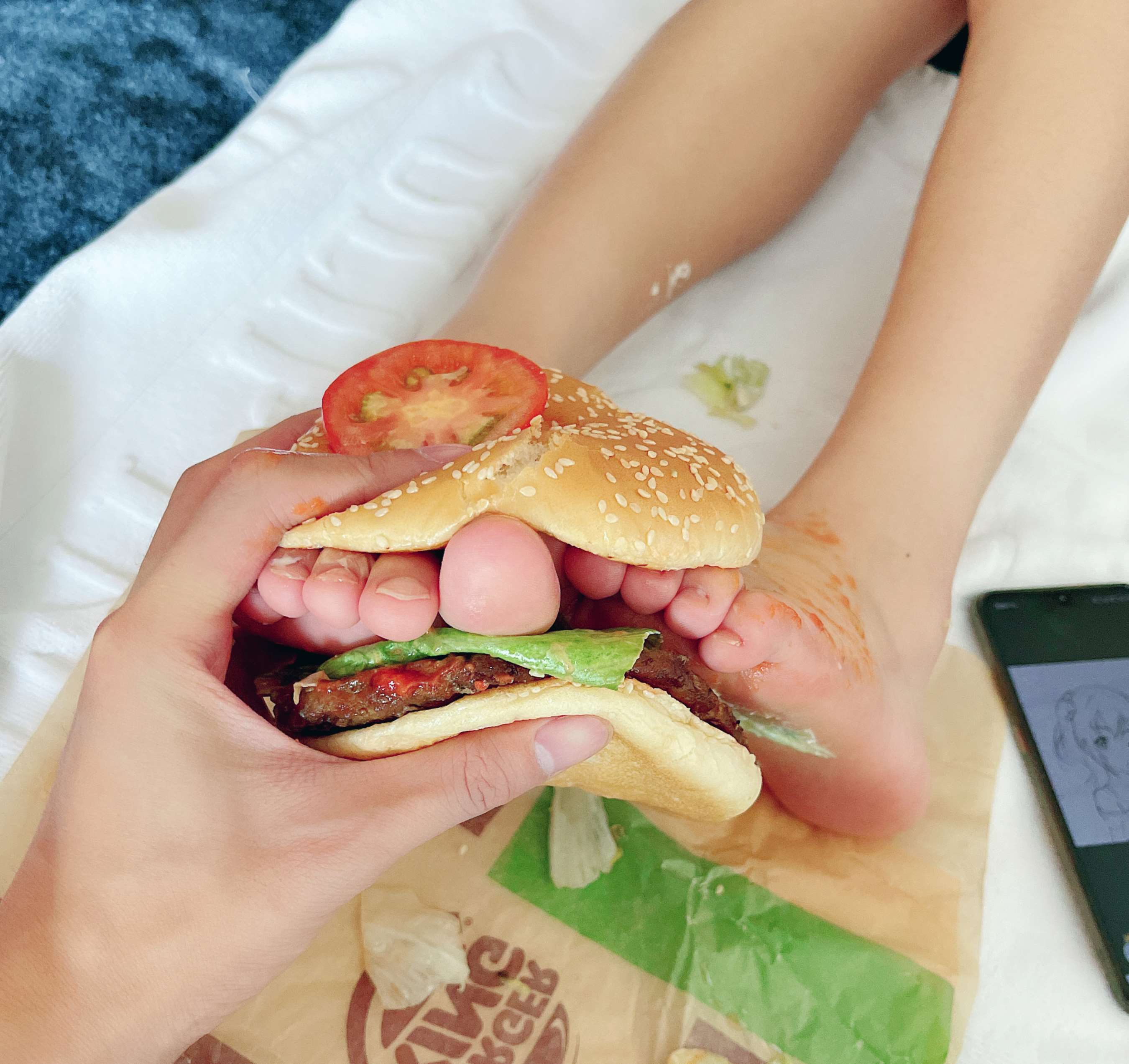 《茶茶和你拼啦-来，吃汉堡》作品图