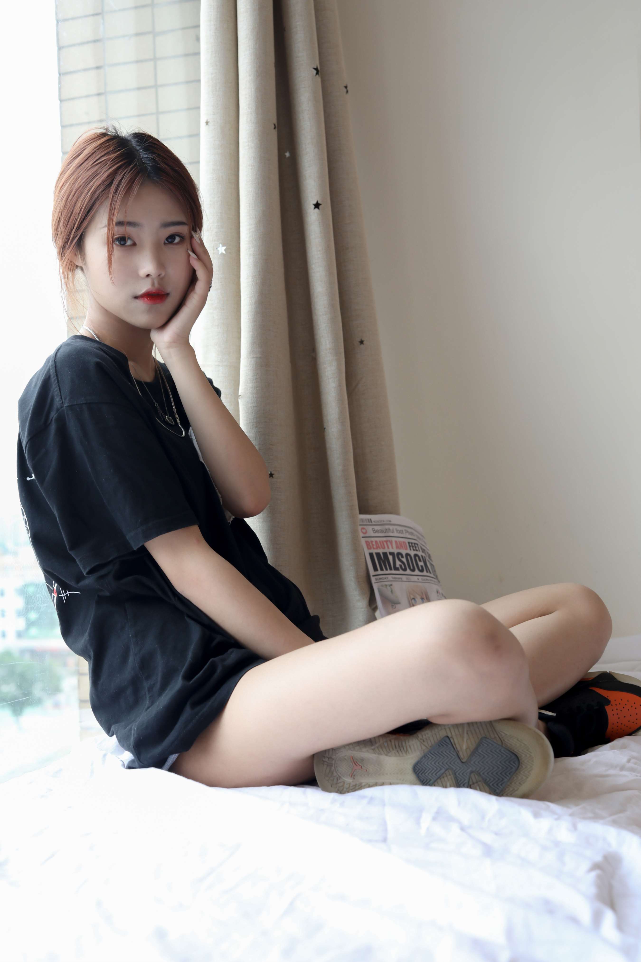 《芊芊球鞋の棉袜脚》作品图