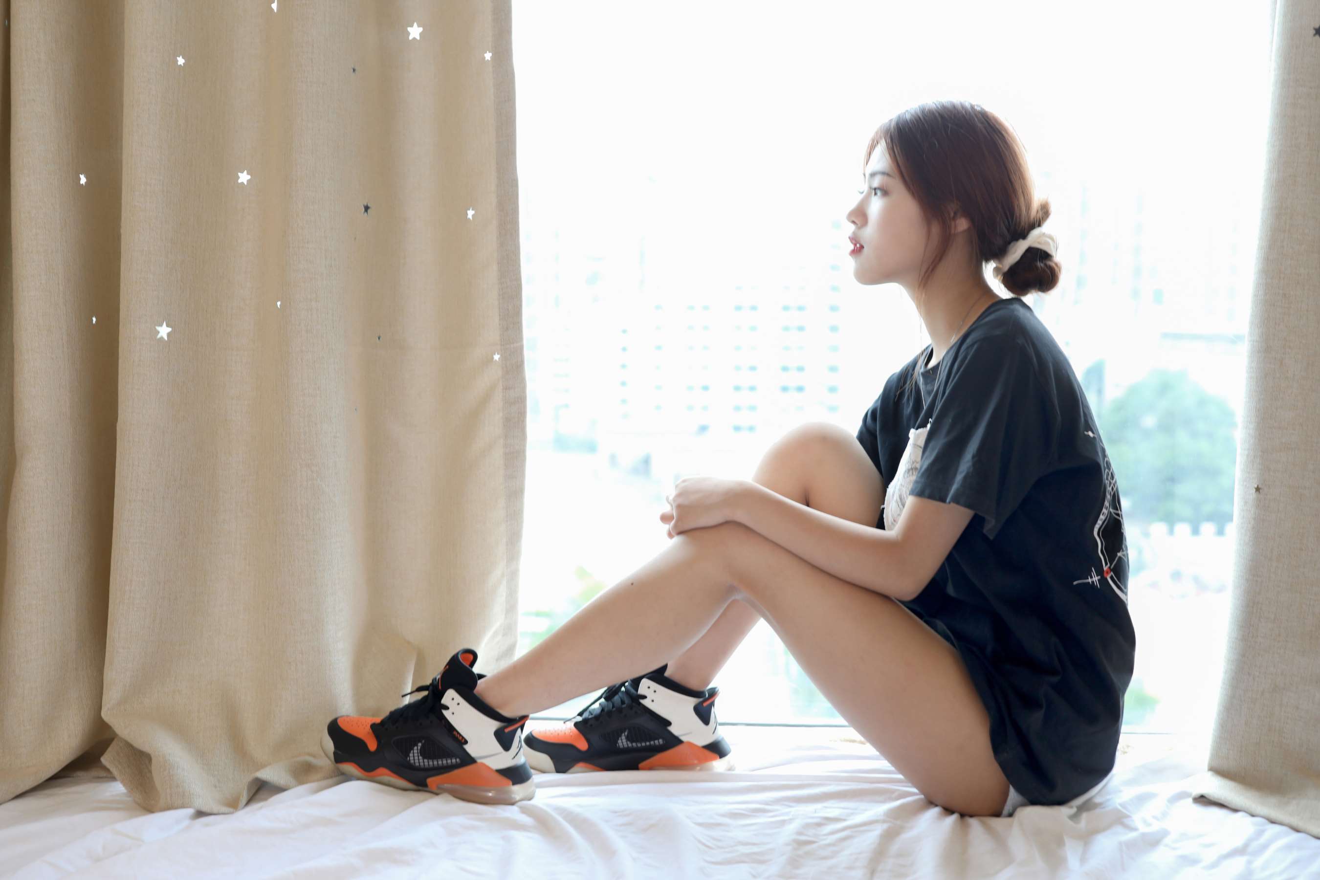 《芊芊球鞋の棉袜脚》作品图