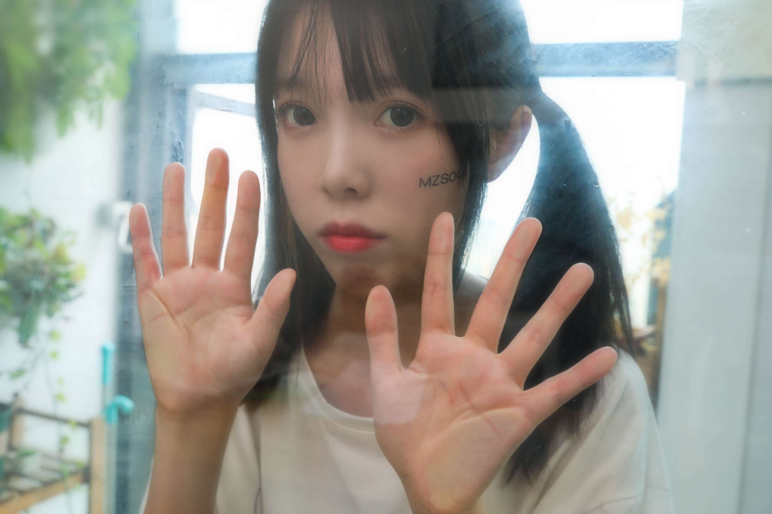 《樱子板鞋の船袜脚》作品图