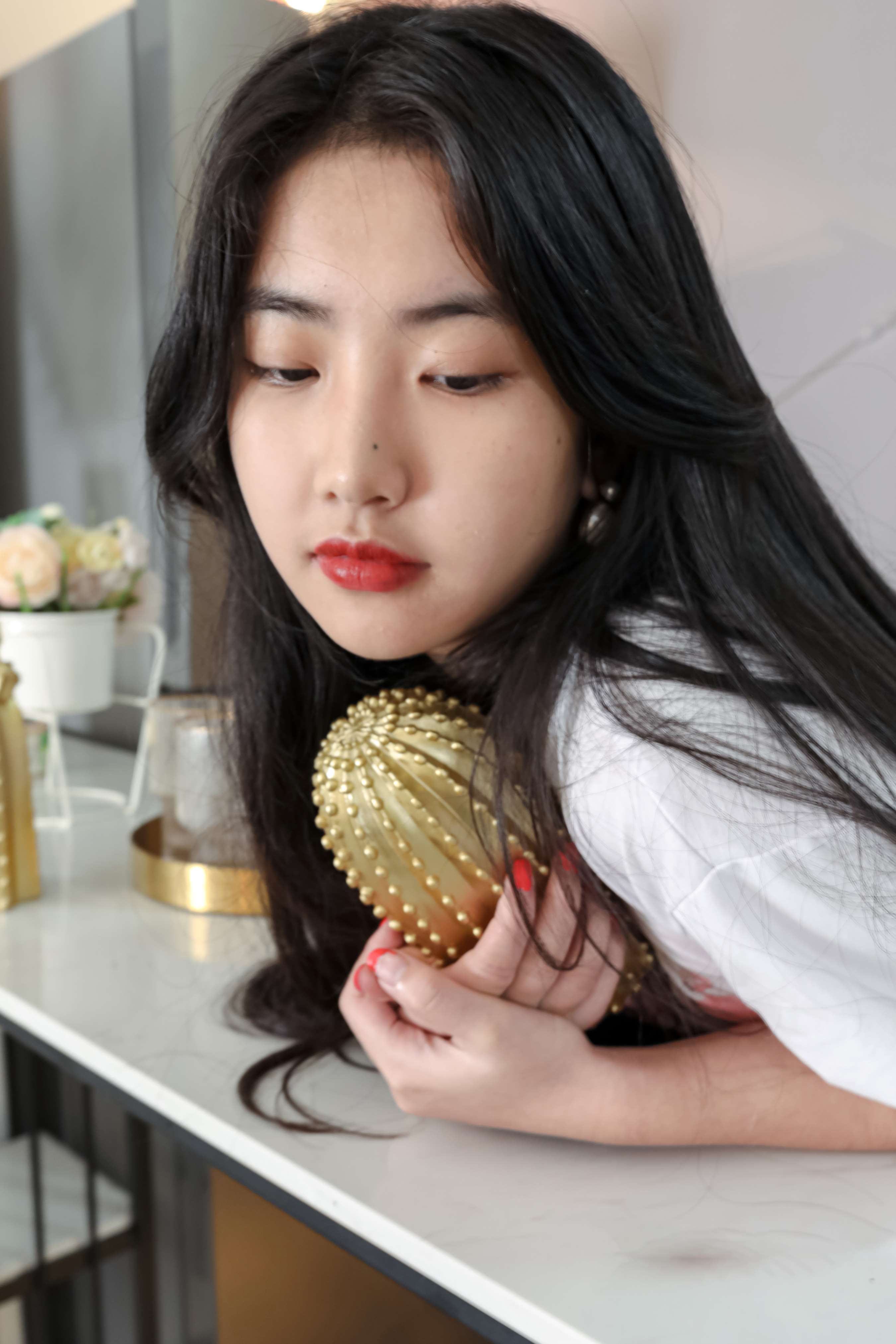 《露露帆布鞋の白棉袜脚》作品图