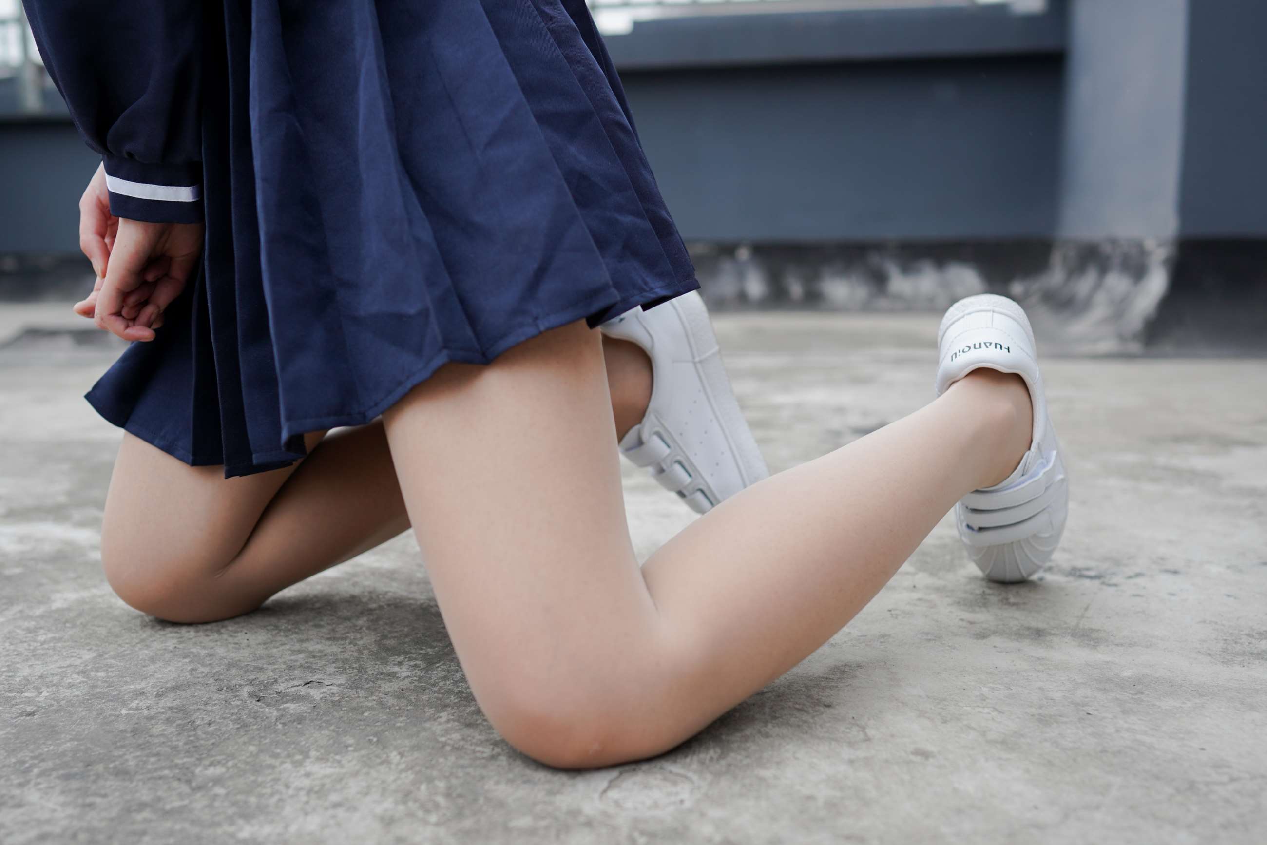 《可可天台上展丝足》作品图