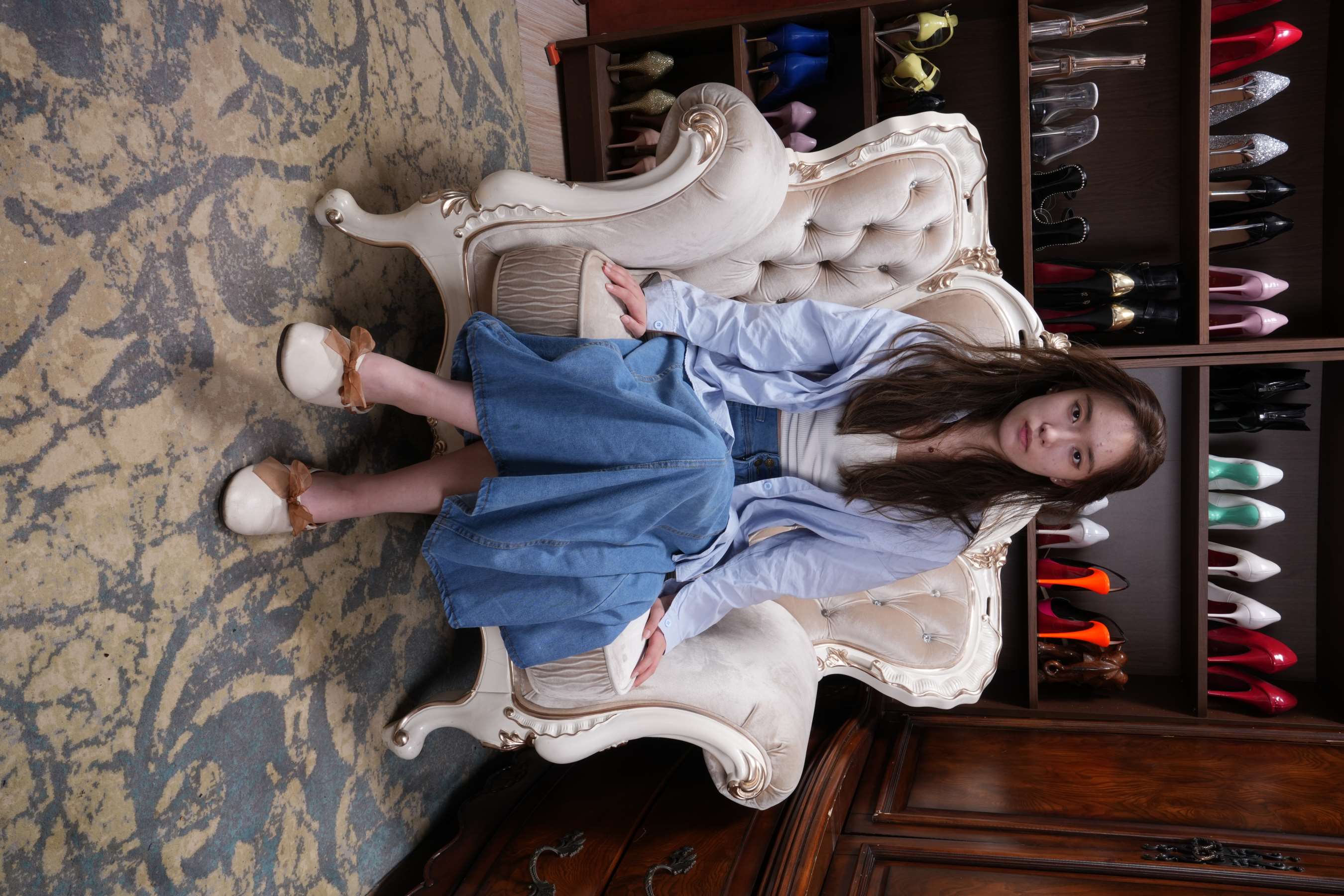 《耶思展示她的性感的小脚丫》作品图