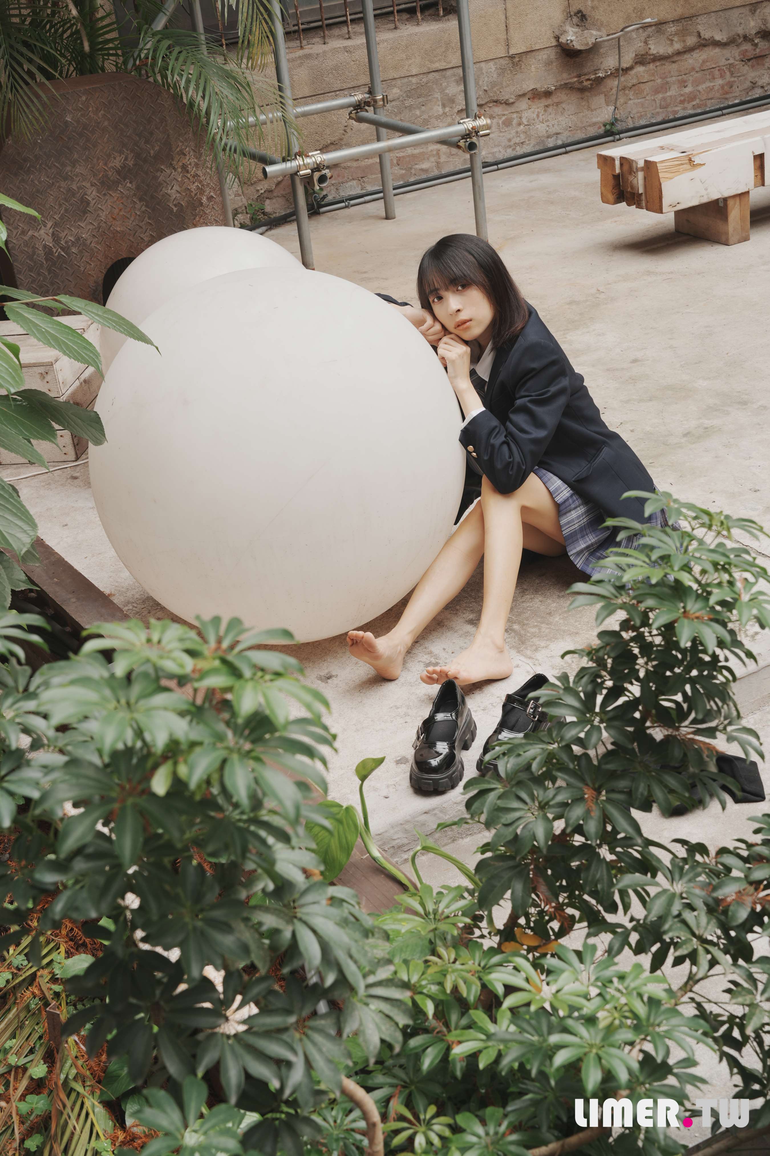 《[寄卖]子子 JK小腿袜到裸足的偷窥视角》作品图