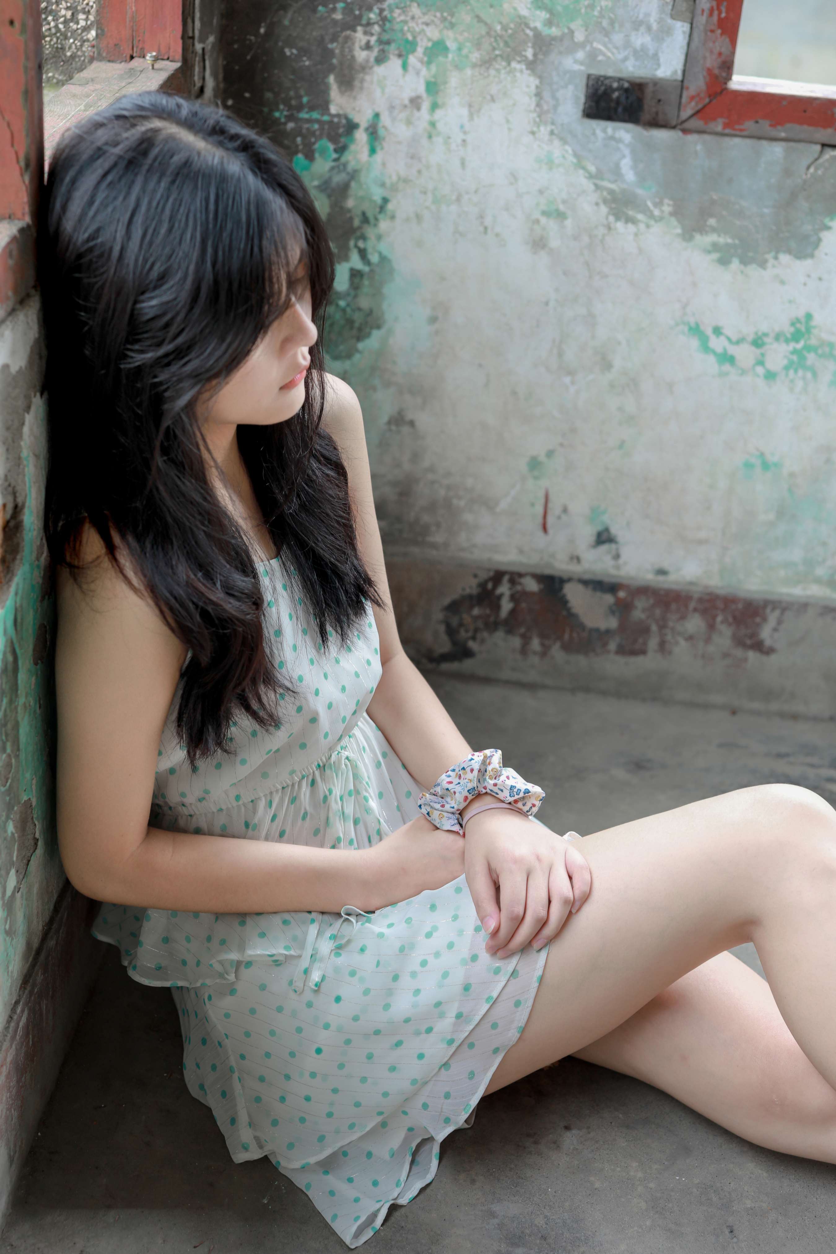 《美琳废旧候车室展棉袜》作品图