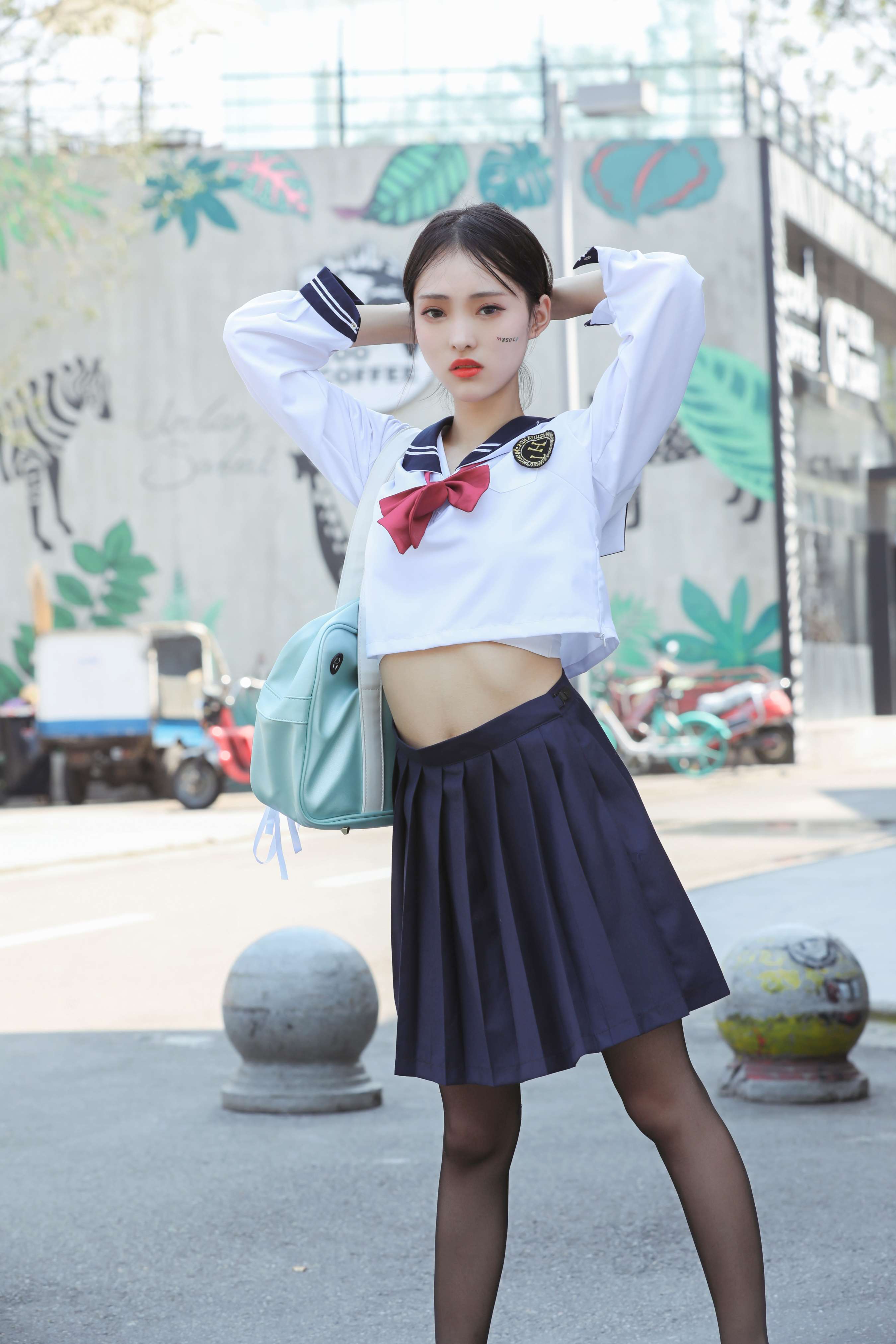 《茜茜JKの黑丝足》作品图