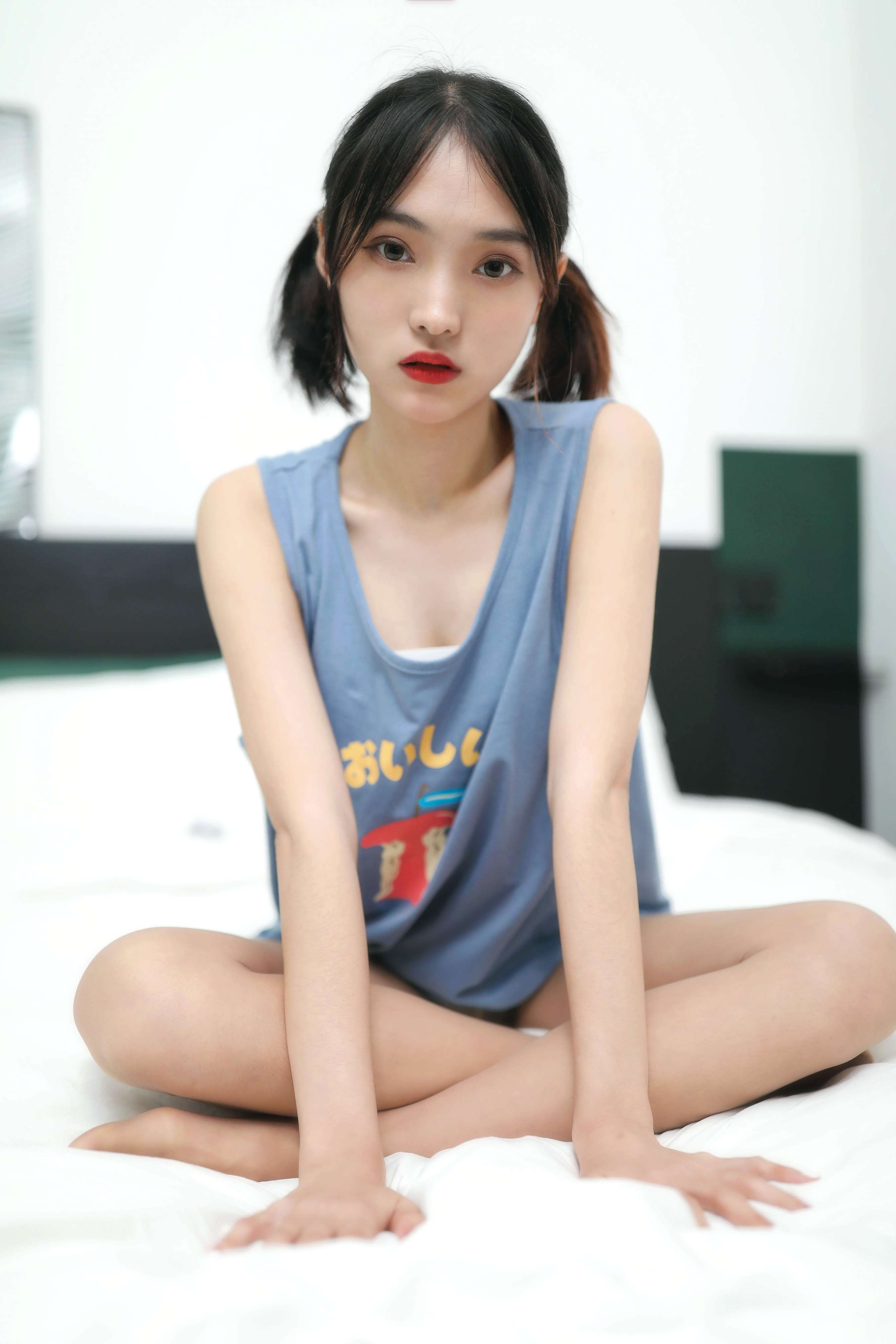 《茜茜肉丝足》作品图